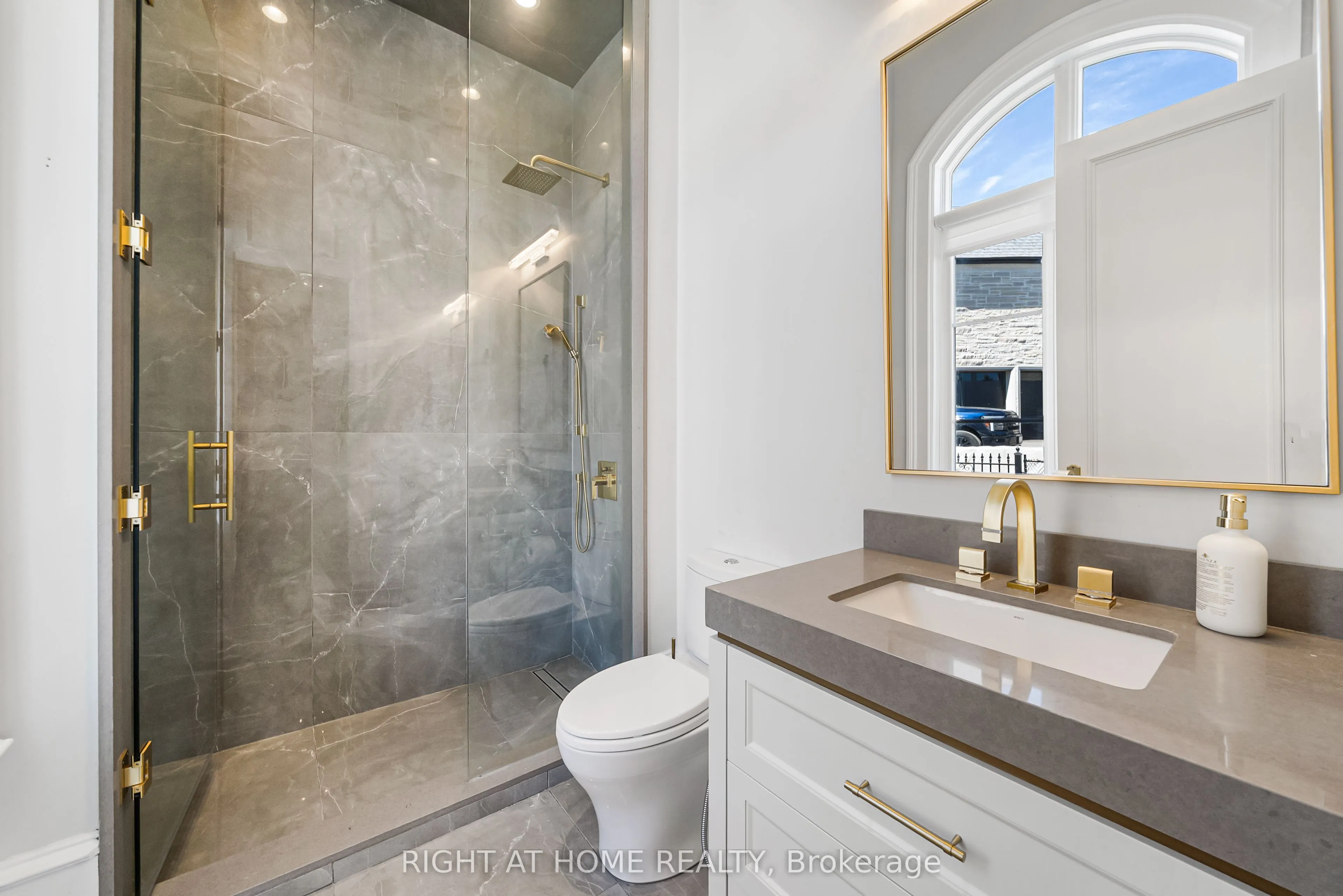 16 Sirona's Lane