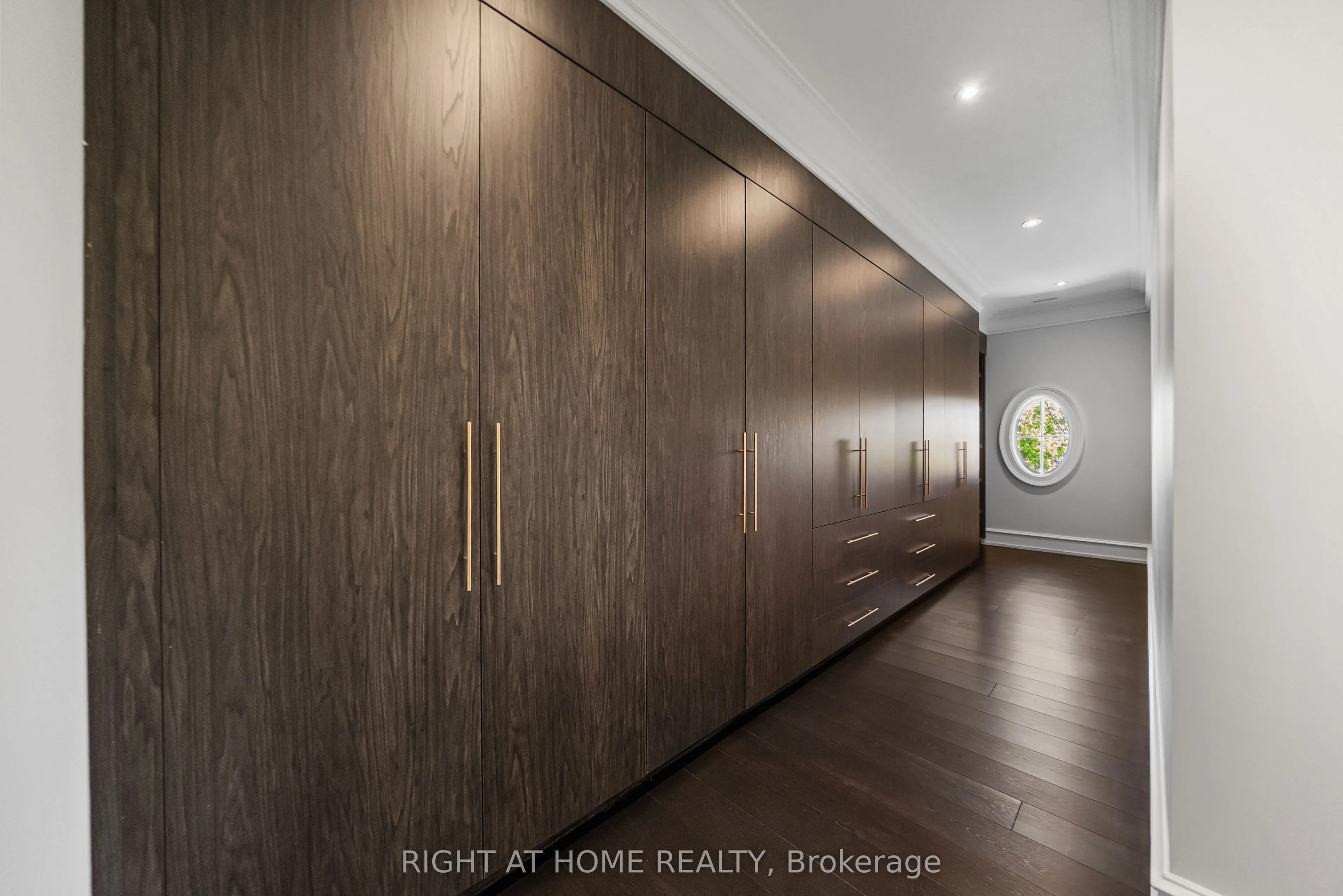 16 Sirona's Lane