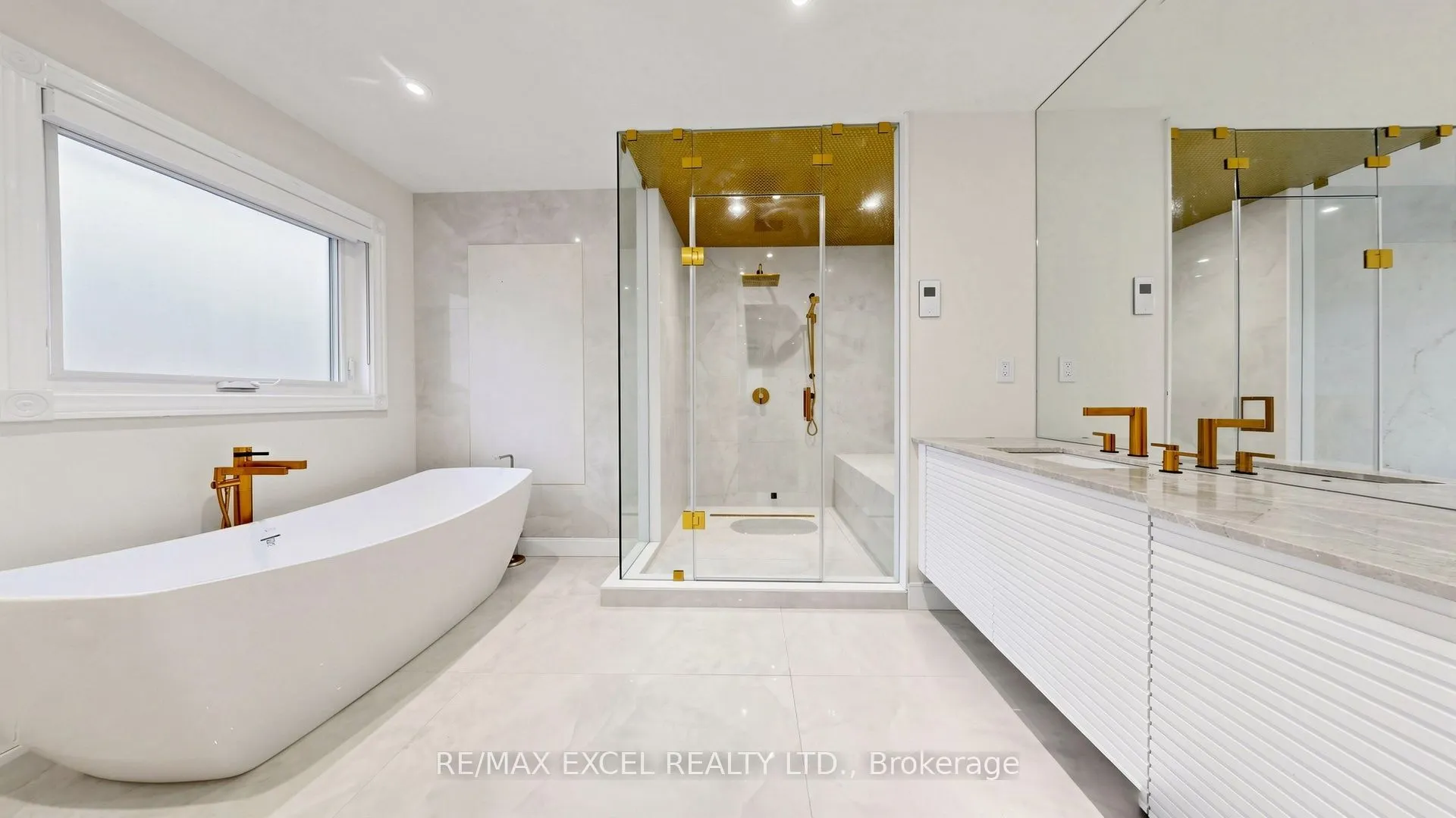 2B Trinity Crescent