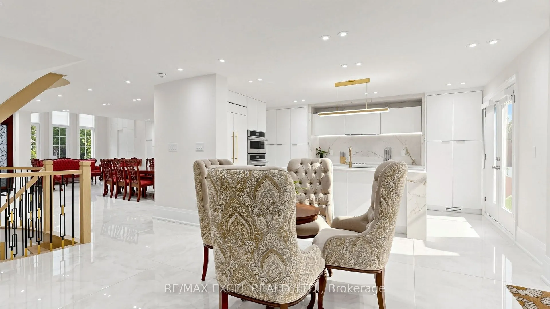 2B Trinity Crescent