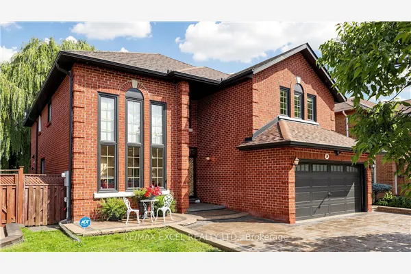 2B Trinity Crescent