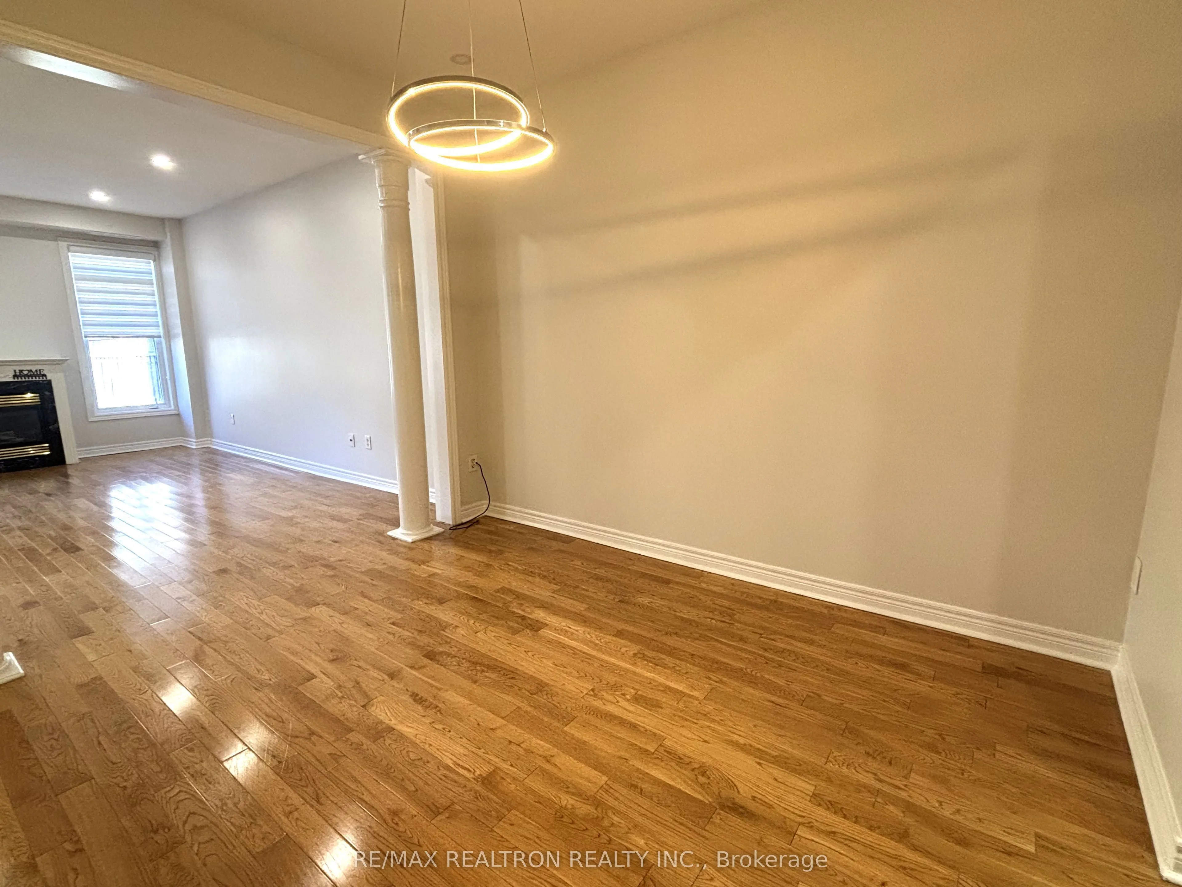 30 Venture Avenue