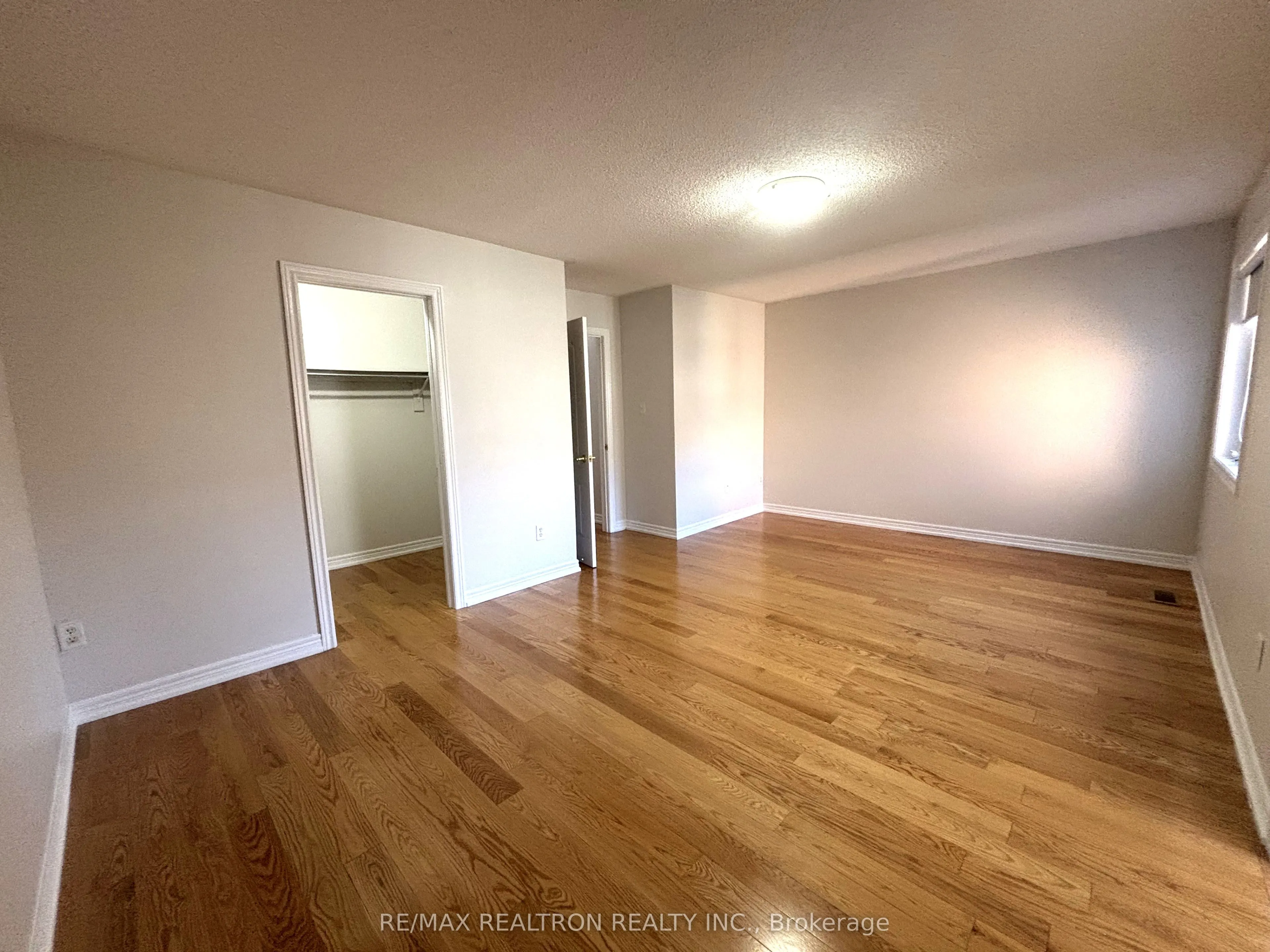 30 Venture Avenue