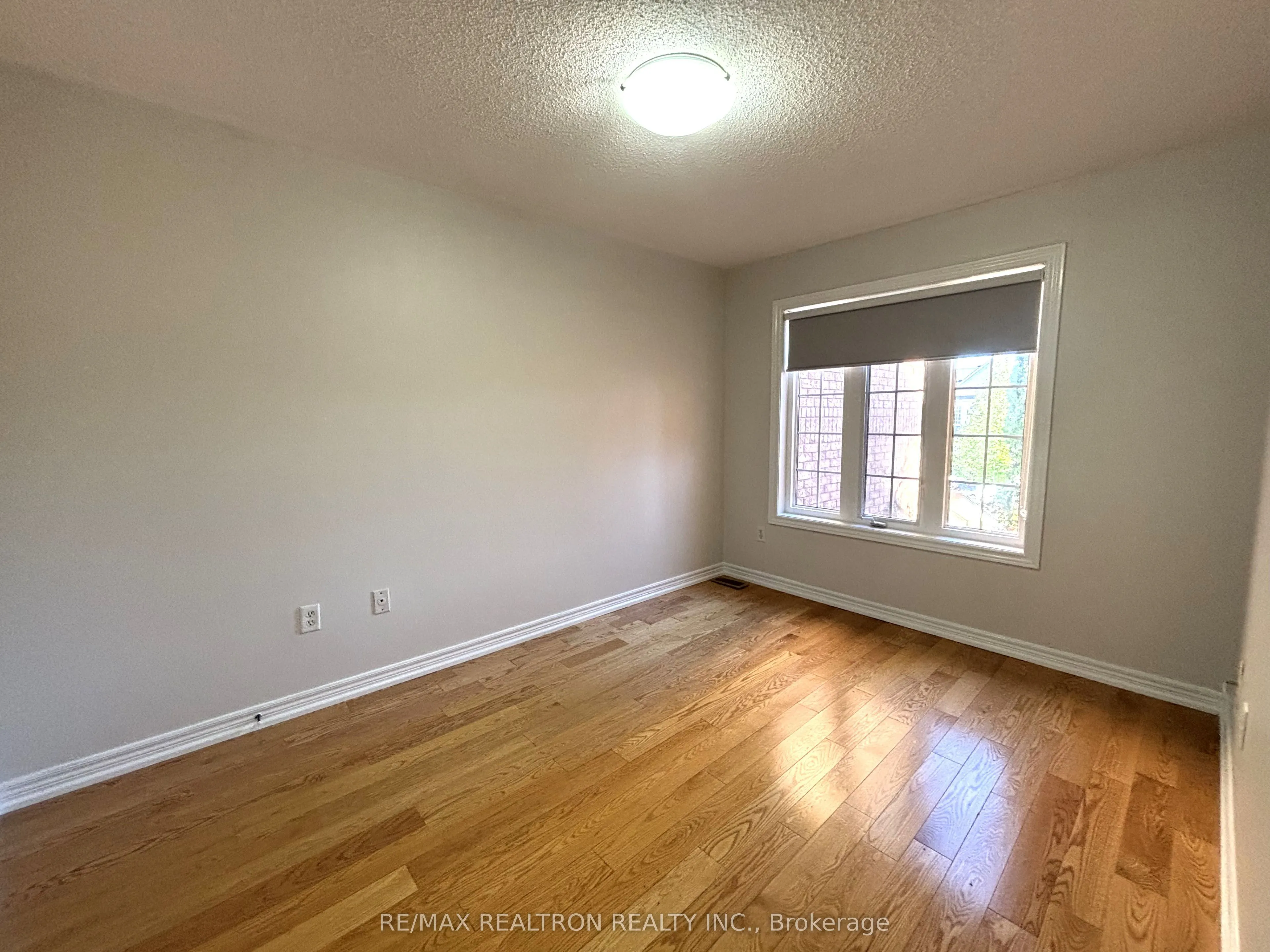 30 Venture Avenue