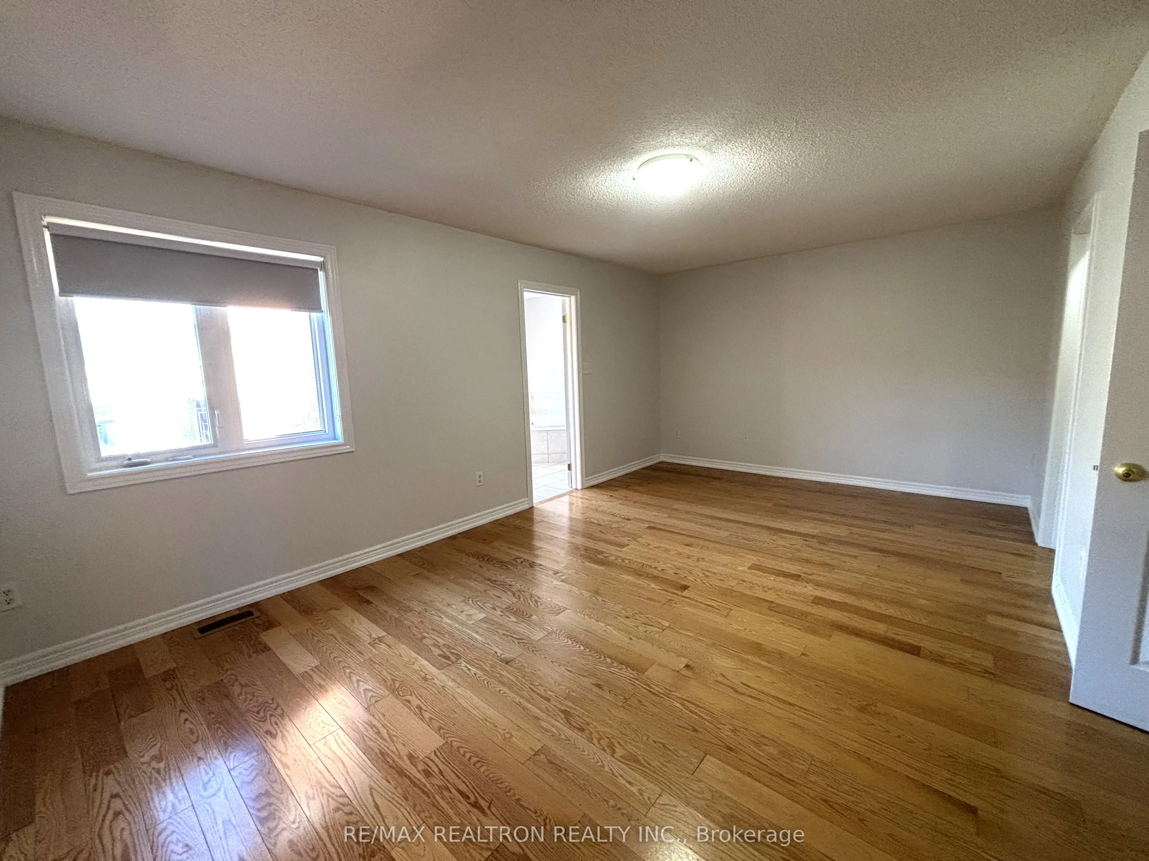 30 Venture Avenue