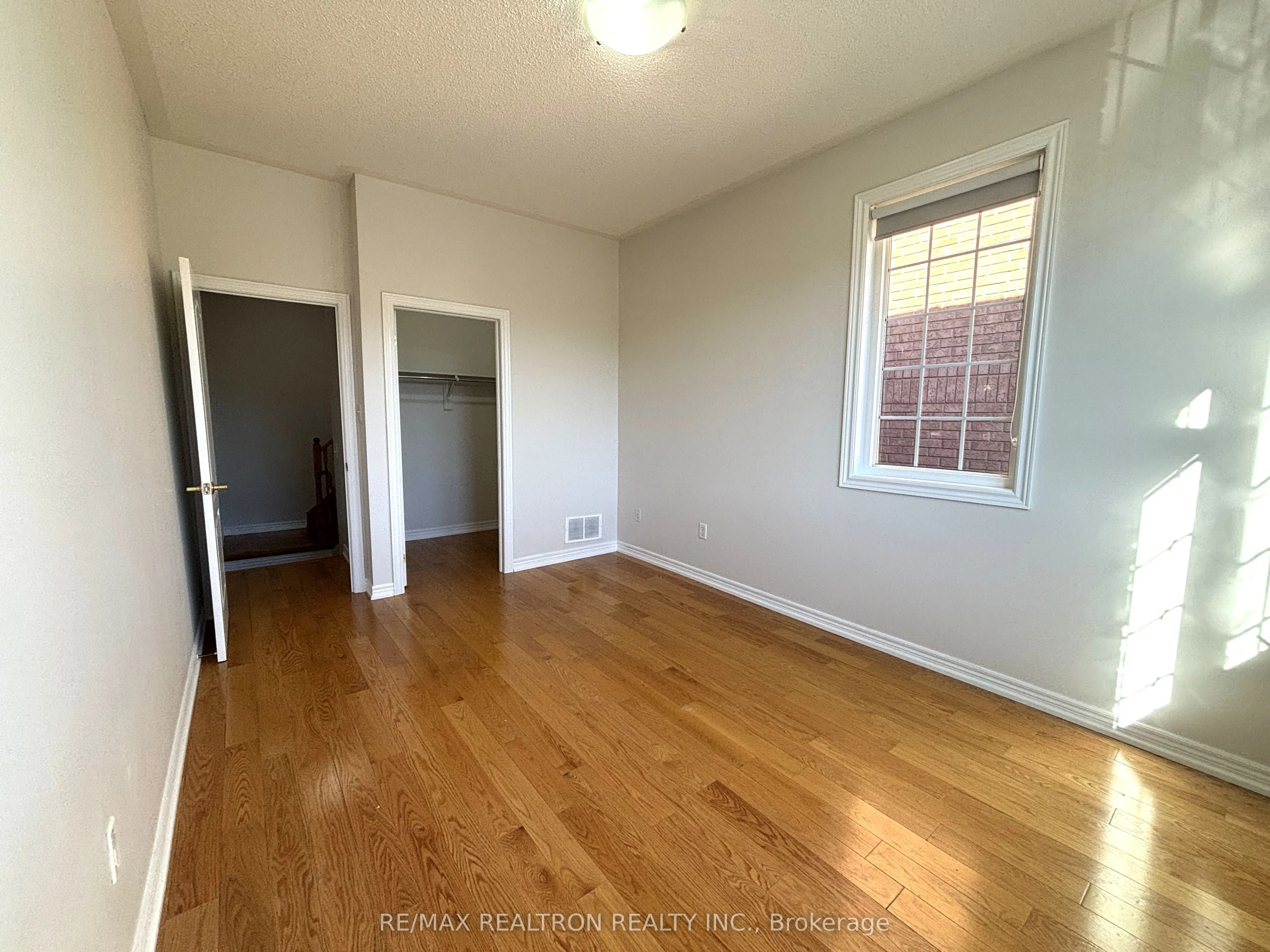 30 Venture Avenue