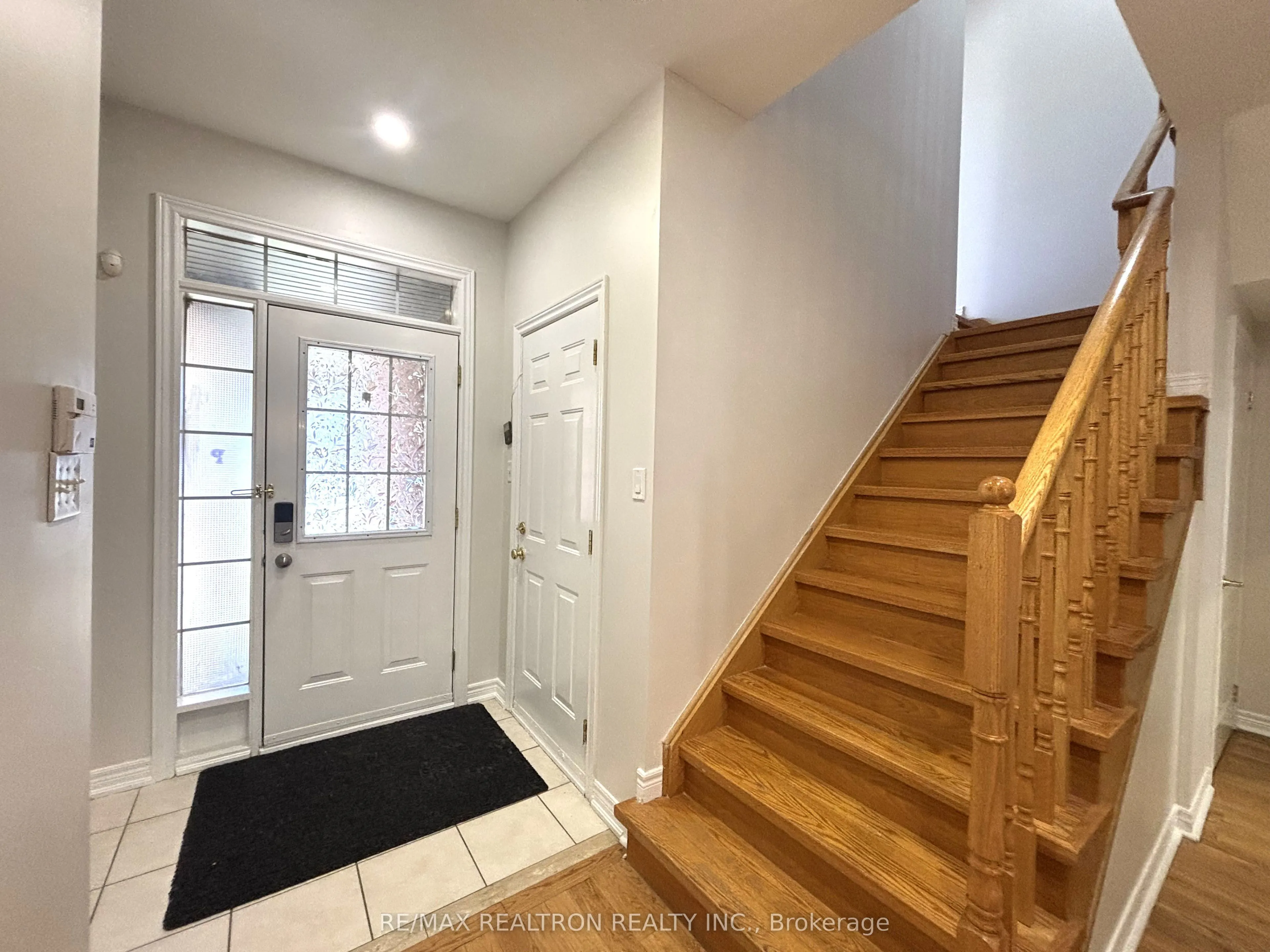 30 Venture Avenue
