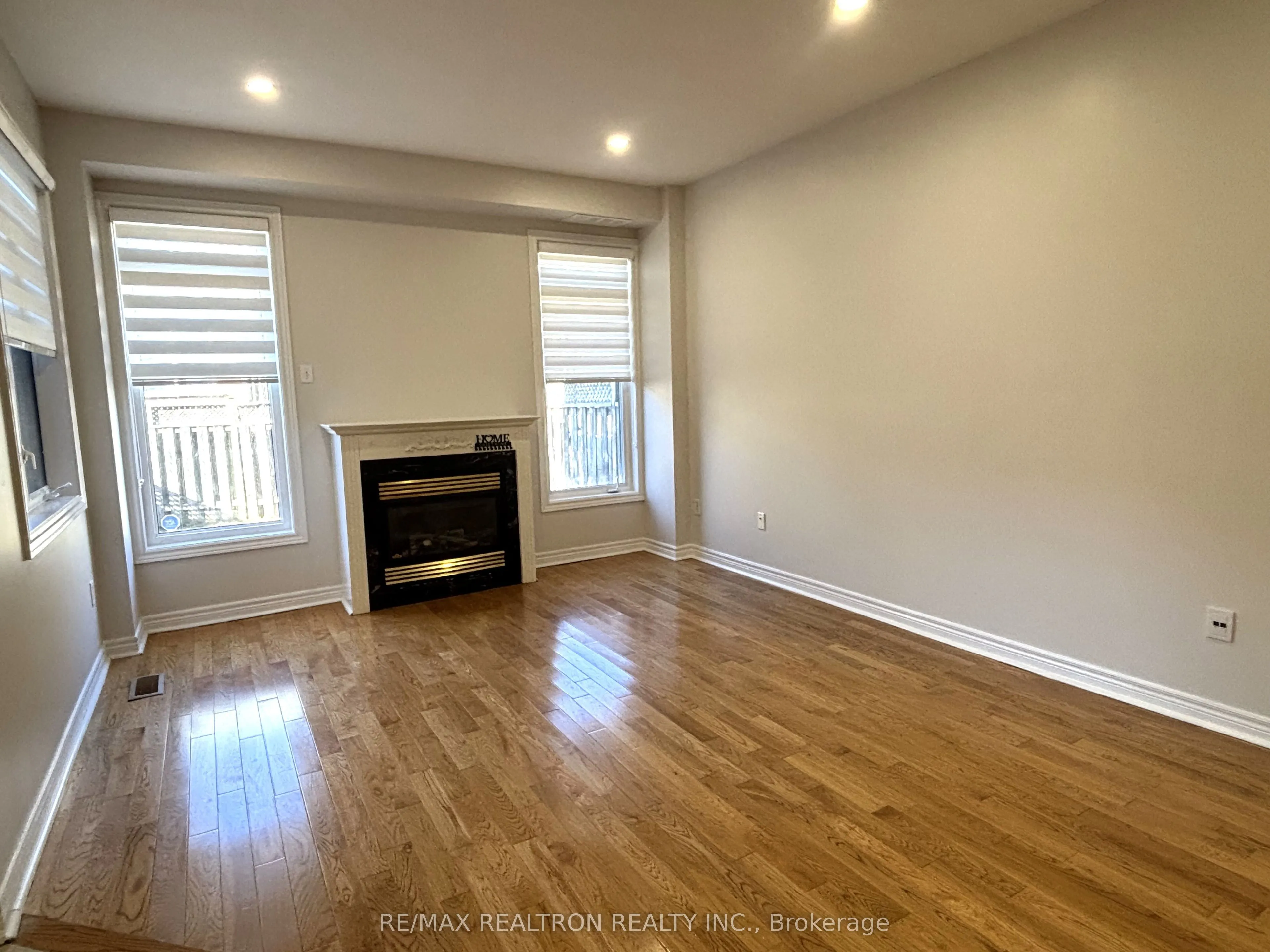 30 Venture Avenue