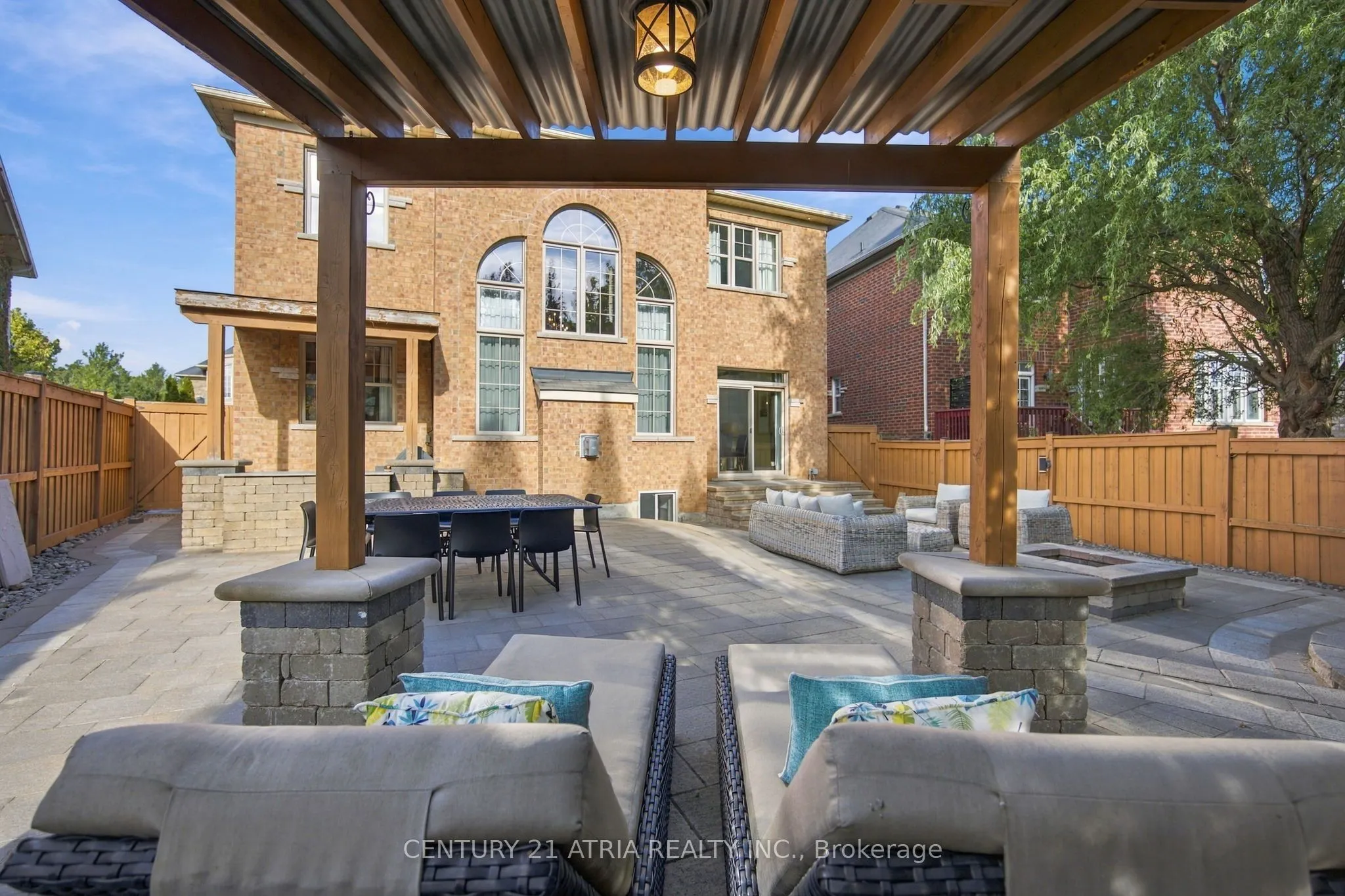 48 William Bowes Boulevard