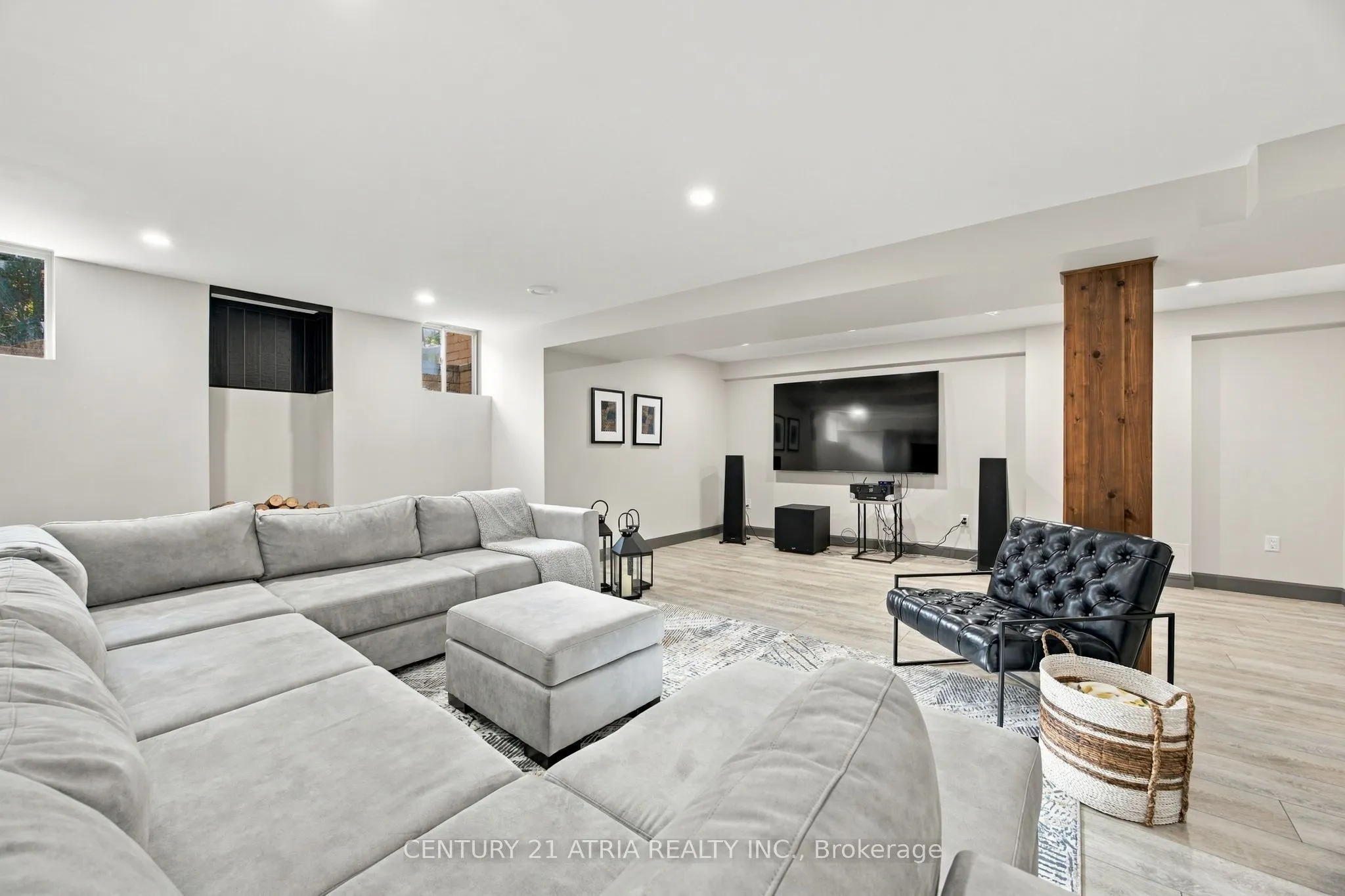 48 William Bowes Boulevard