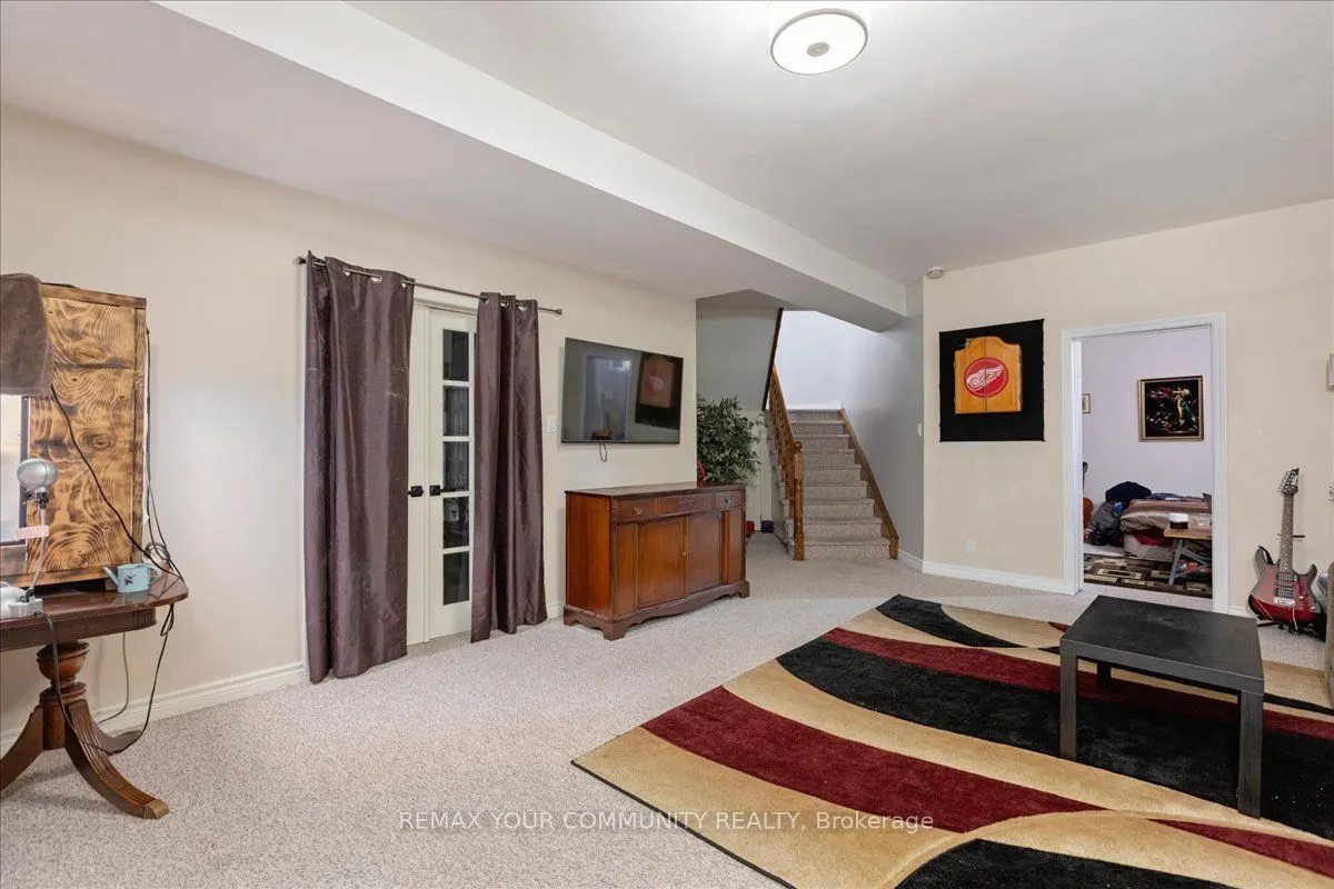 76 Riverglen Drive