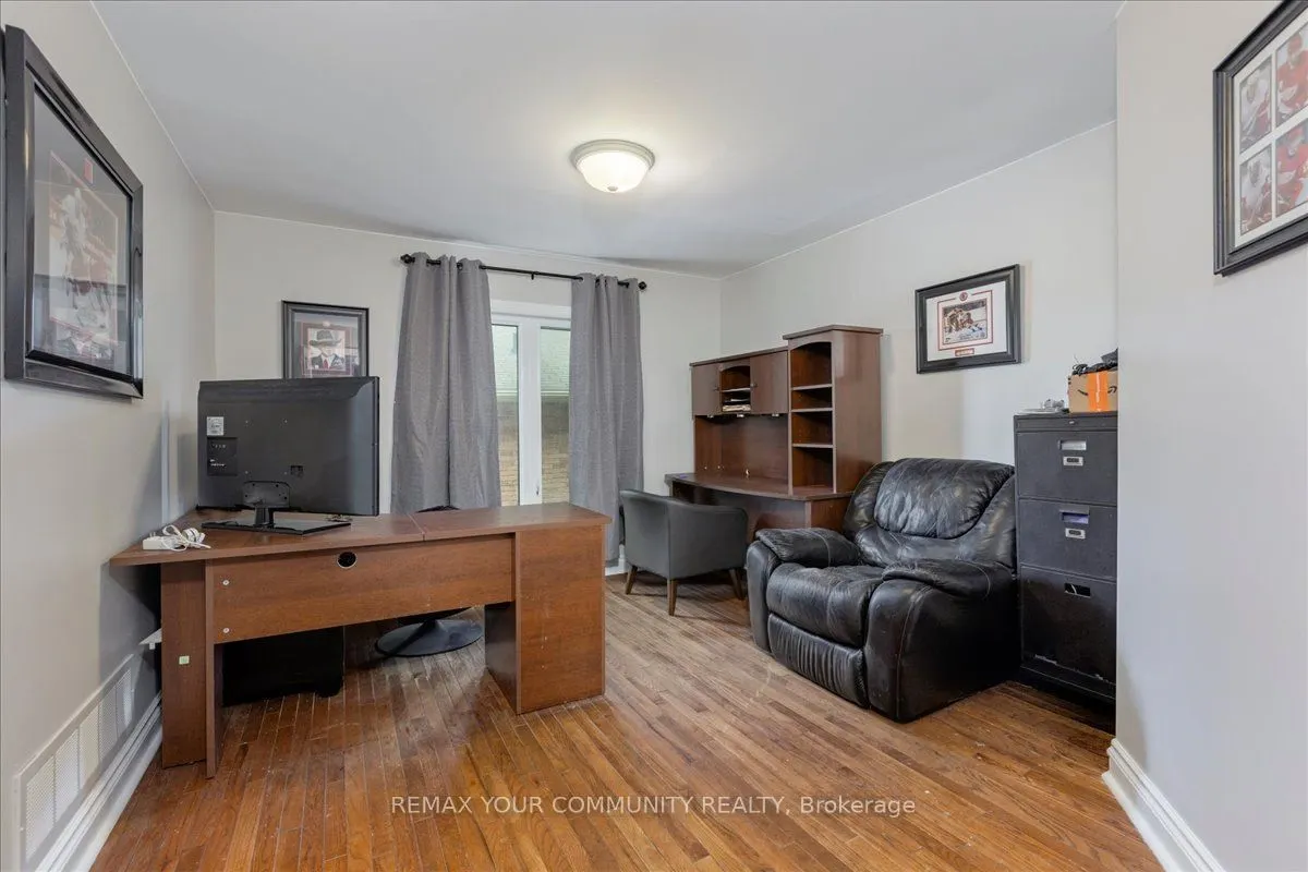 76 Riverglen Drive