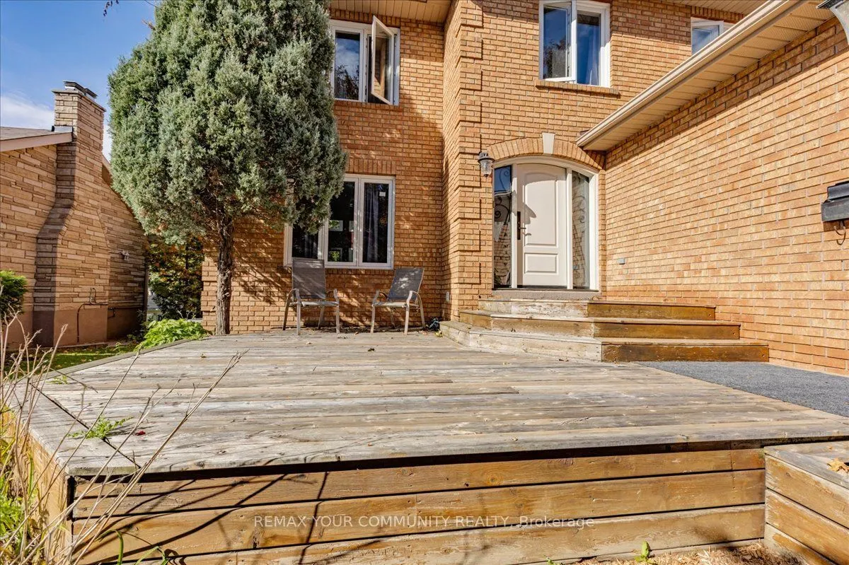 76 Riverglen Drive