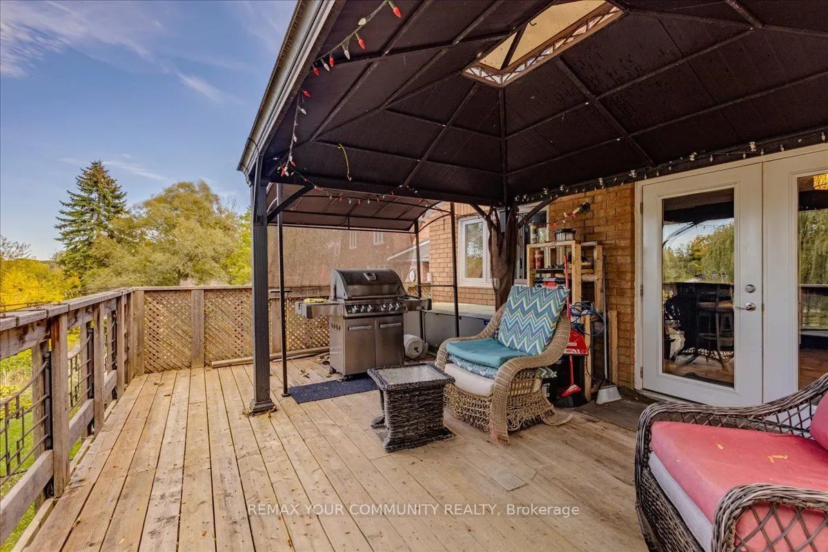 76 Riverglen Drive