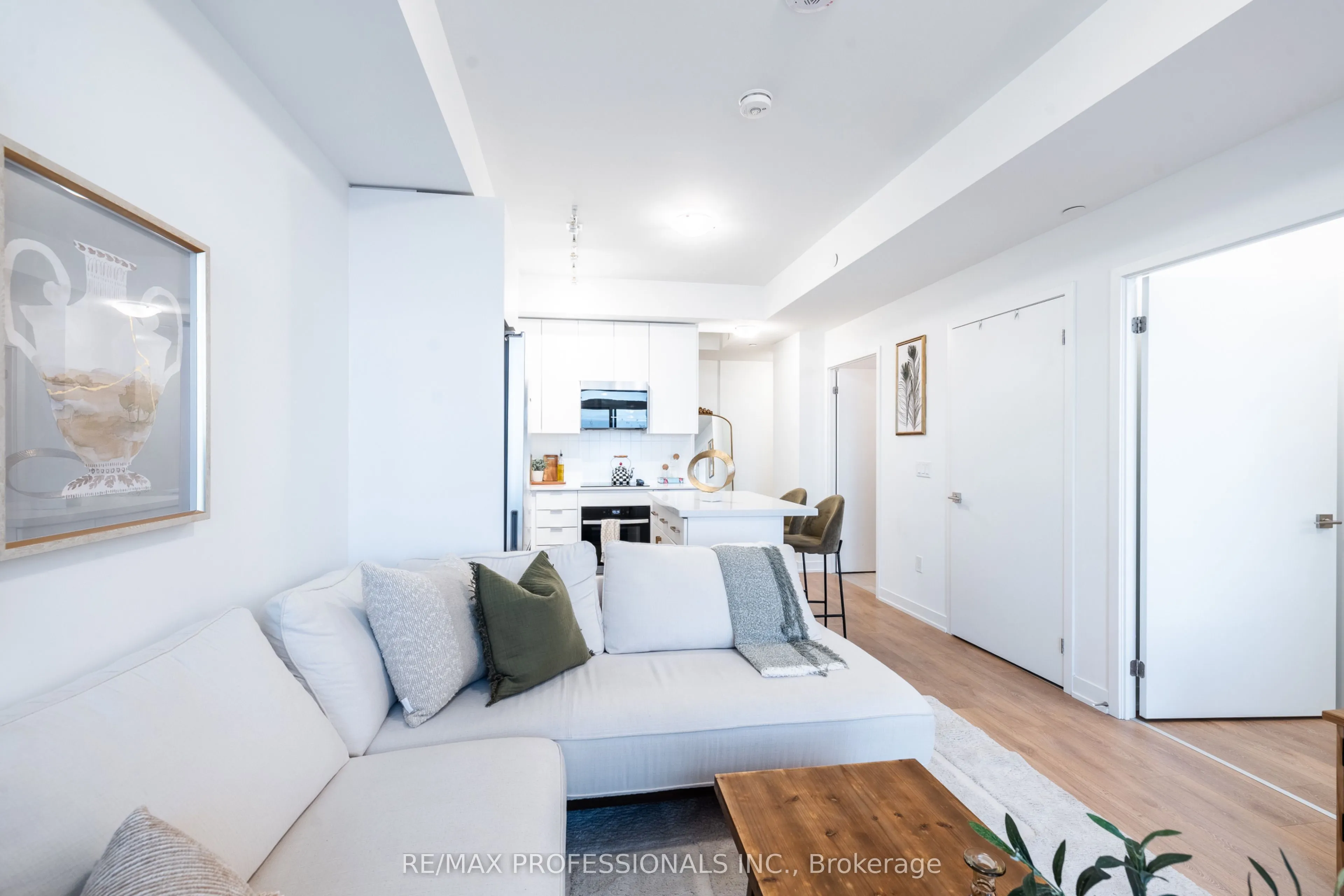 10 Abeja Street #1421