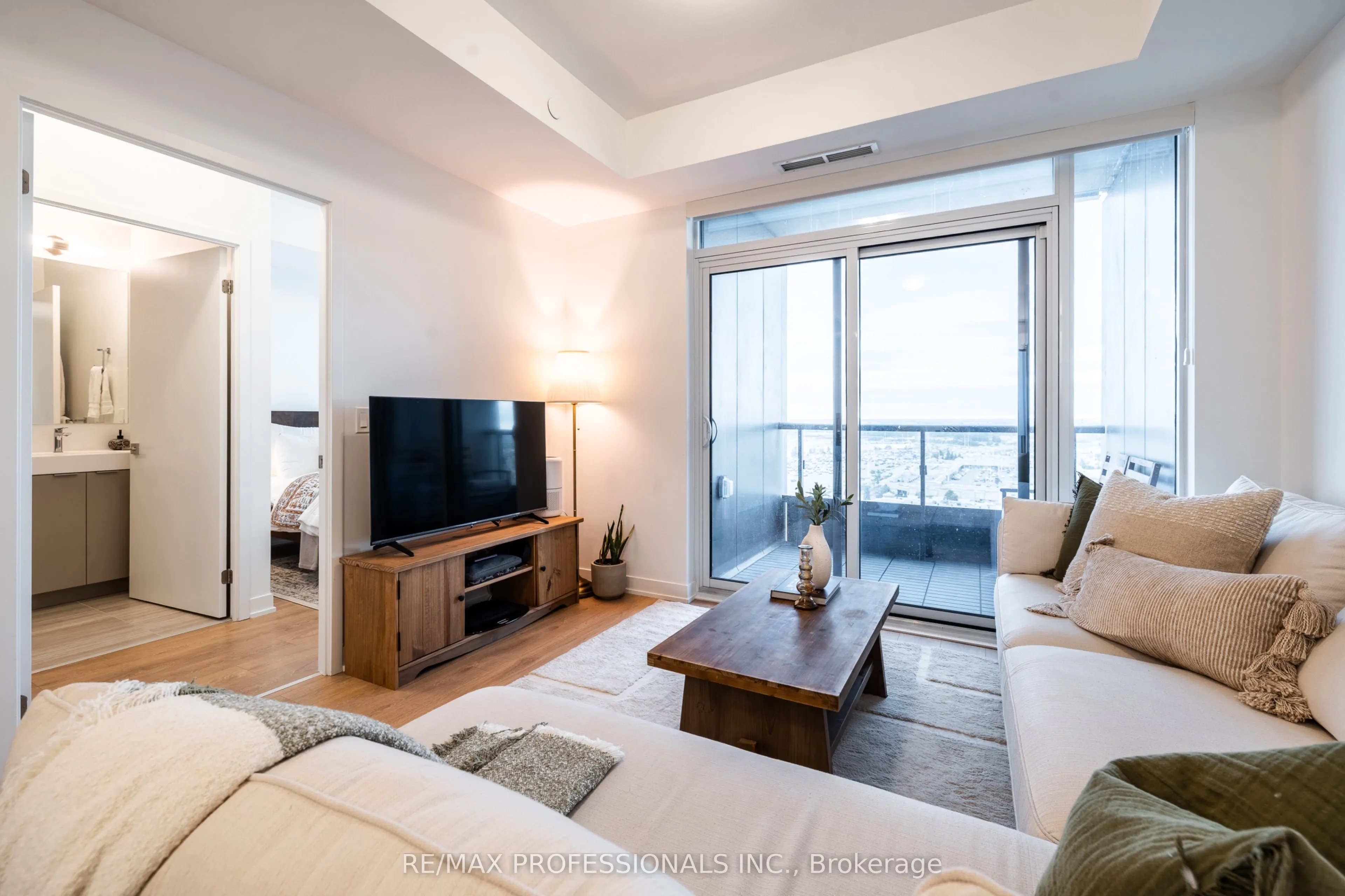 10 Abeja Street #1421