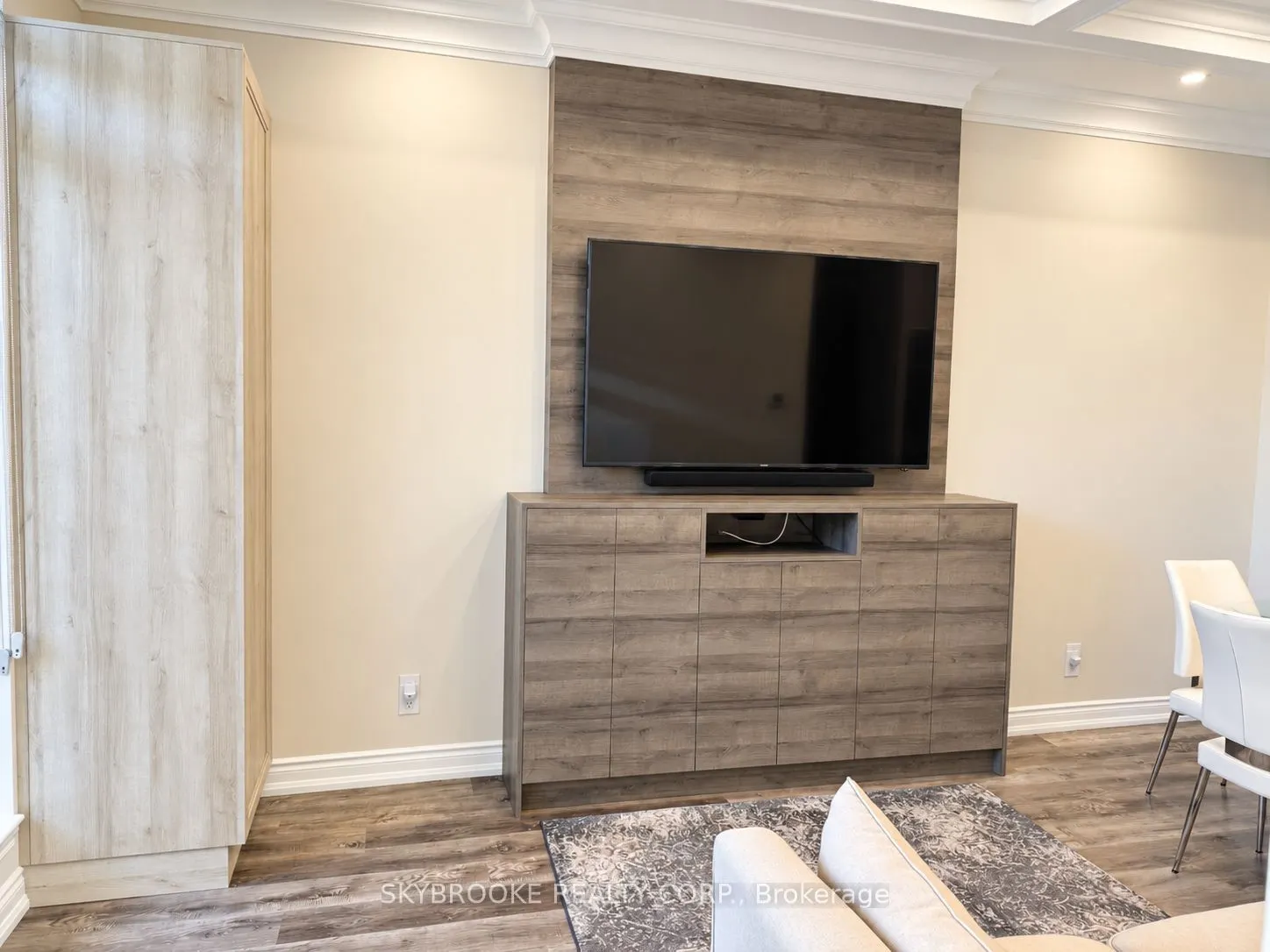 9245 Jane Street #108