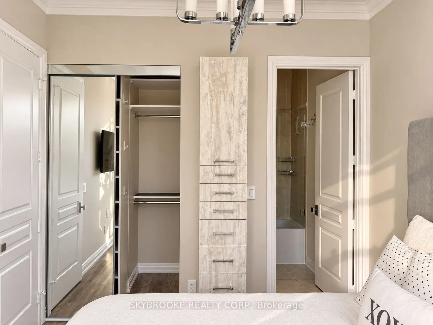 9245 Jane Street #108