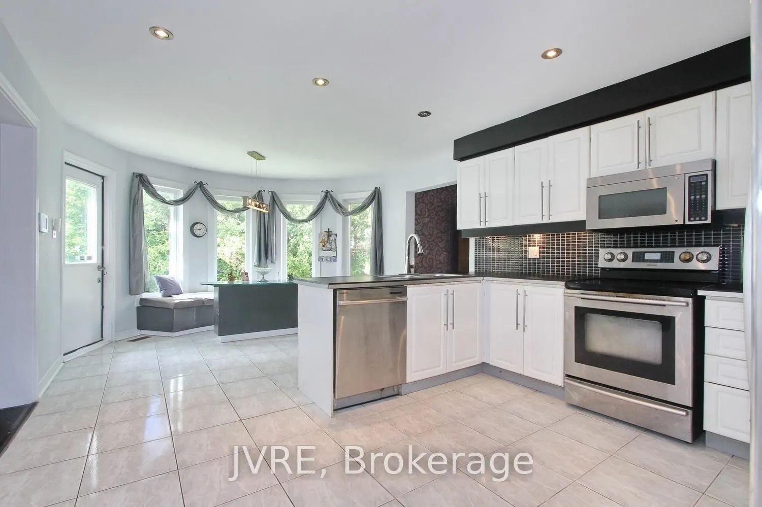 612 Elgin Mills Road W