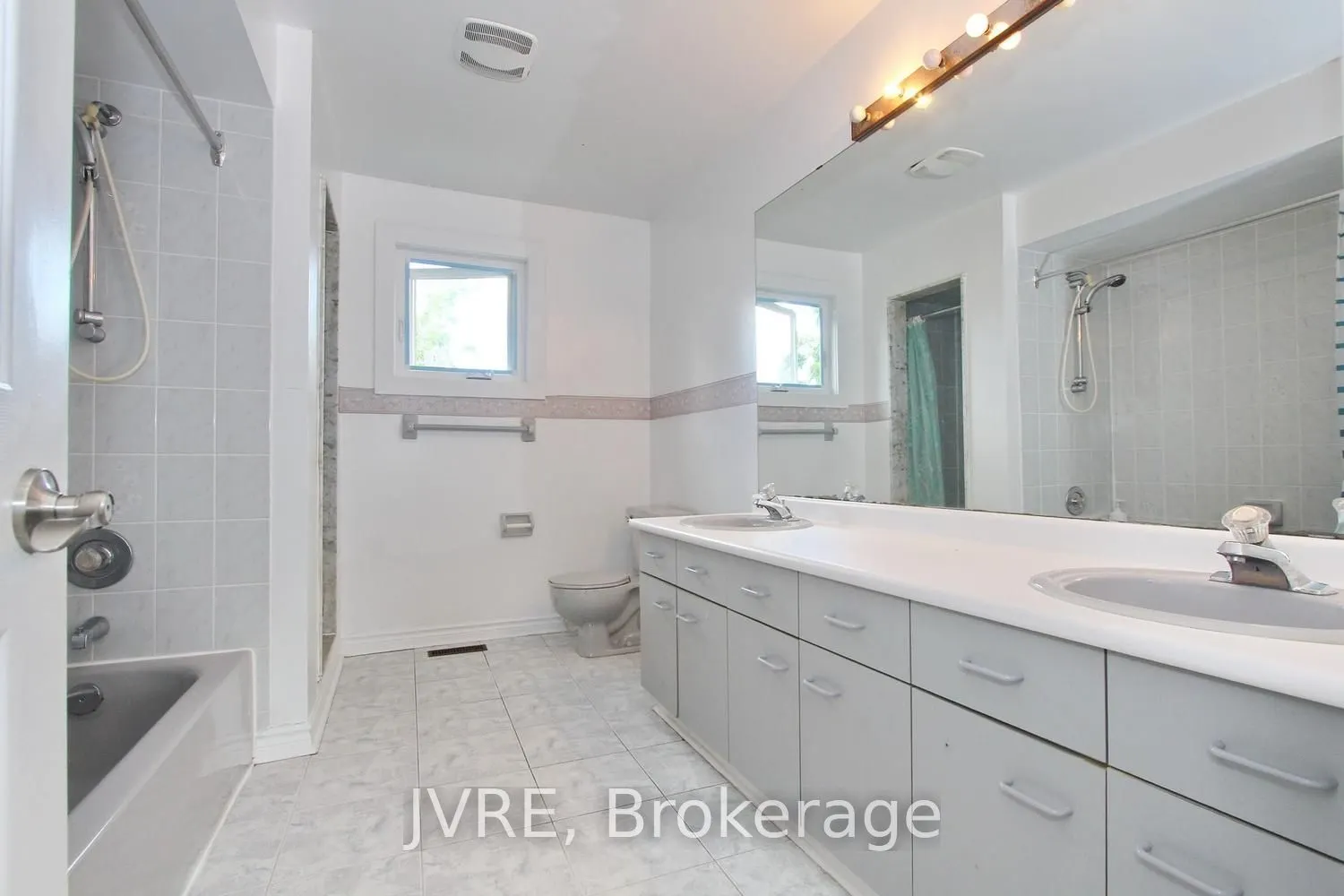 612 Elgin Mills Road W