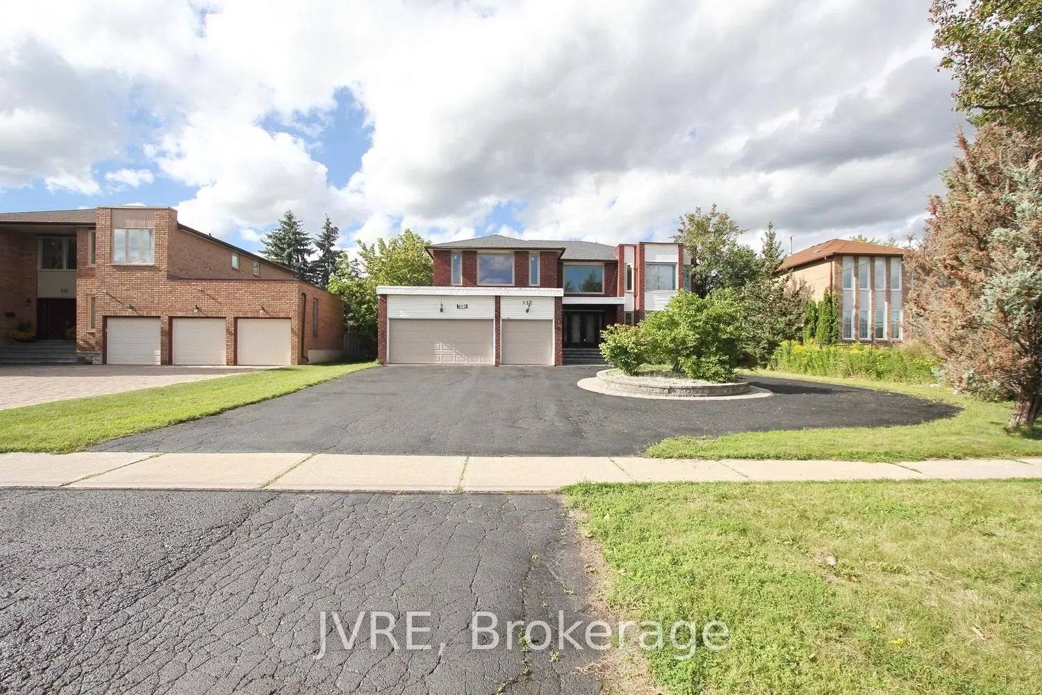 612 Elgin Mills Road W