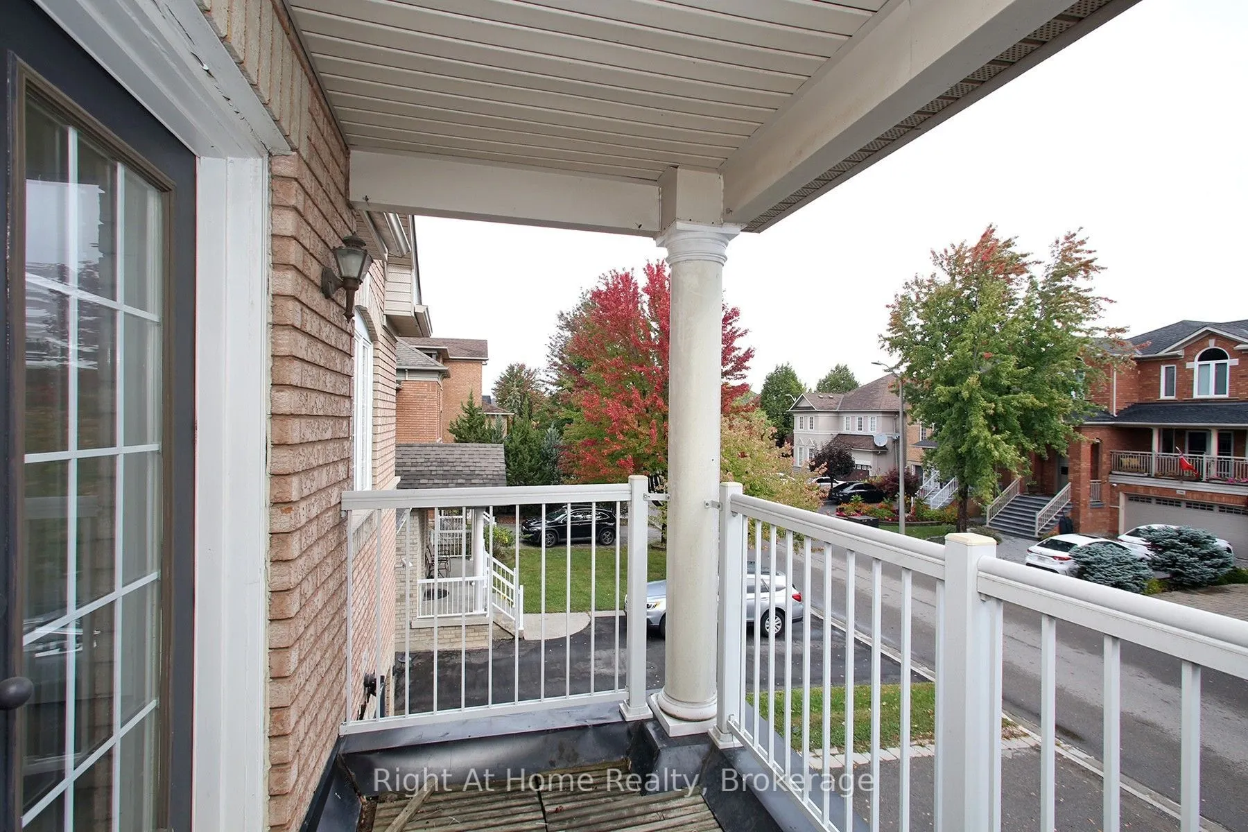 181 Fairlane Crescent #Upper