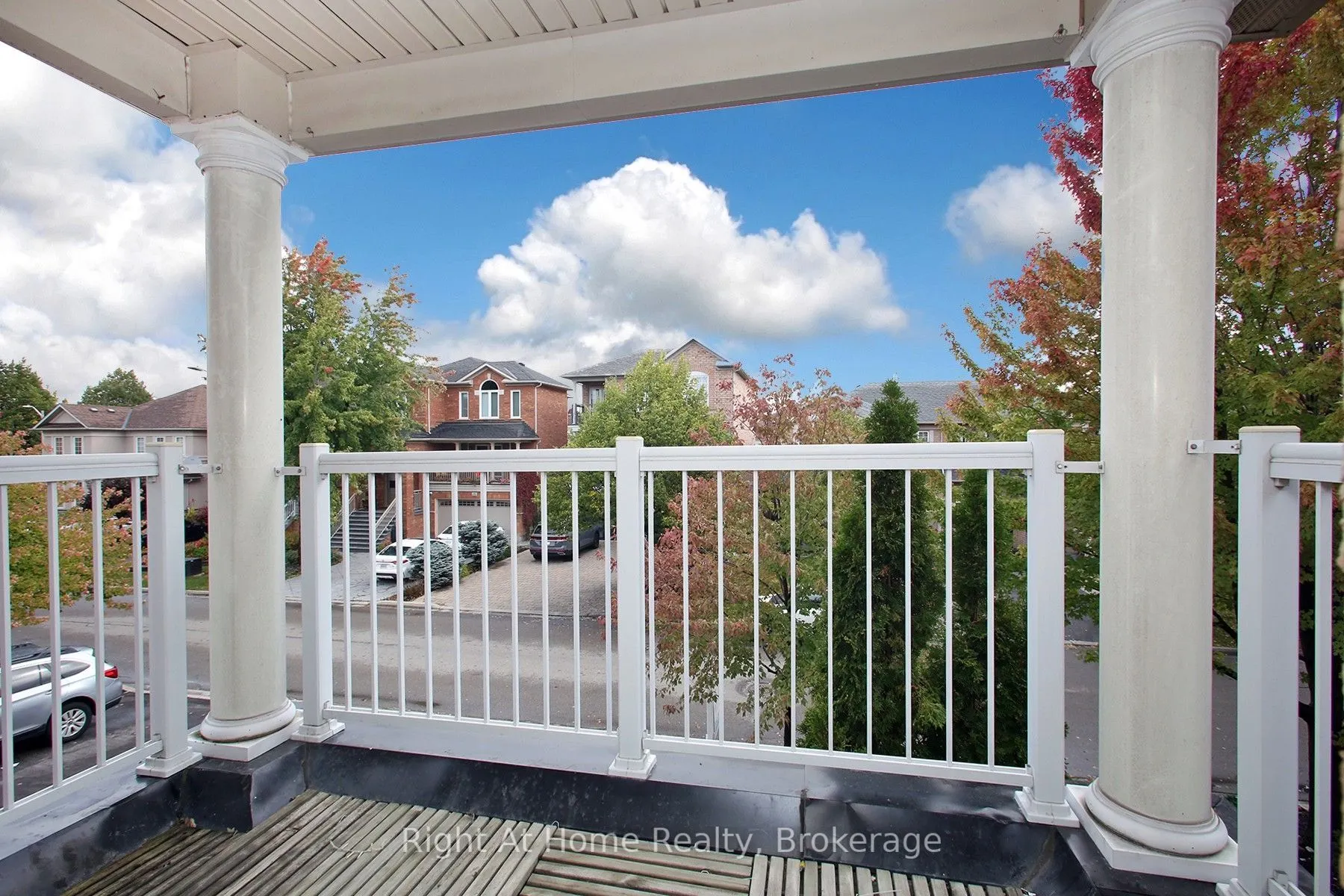 181 Fairlane Crescent #Upper