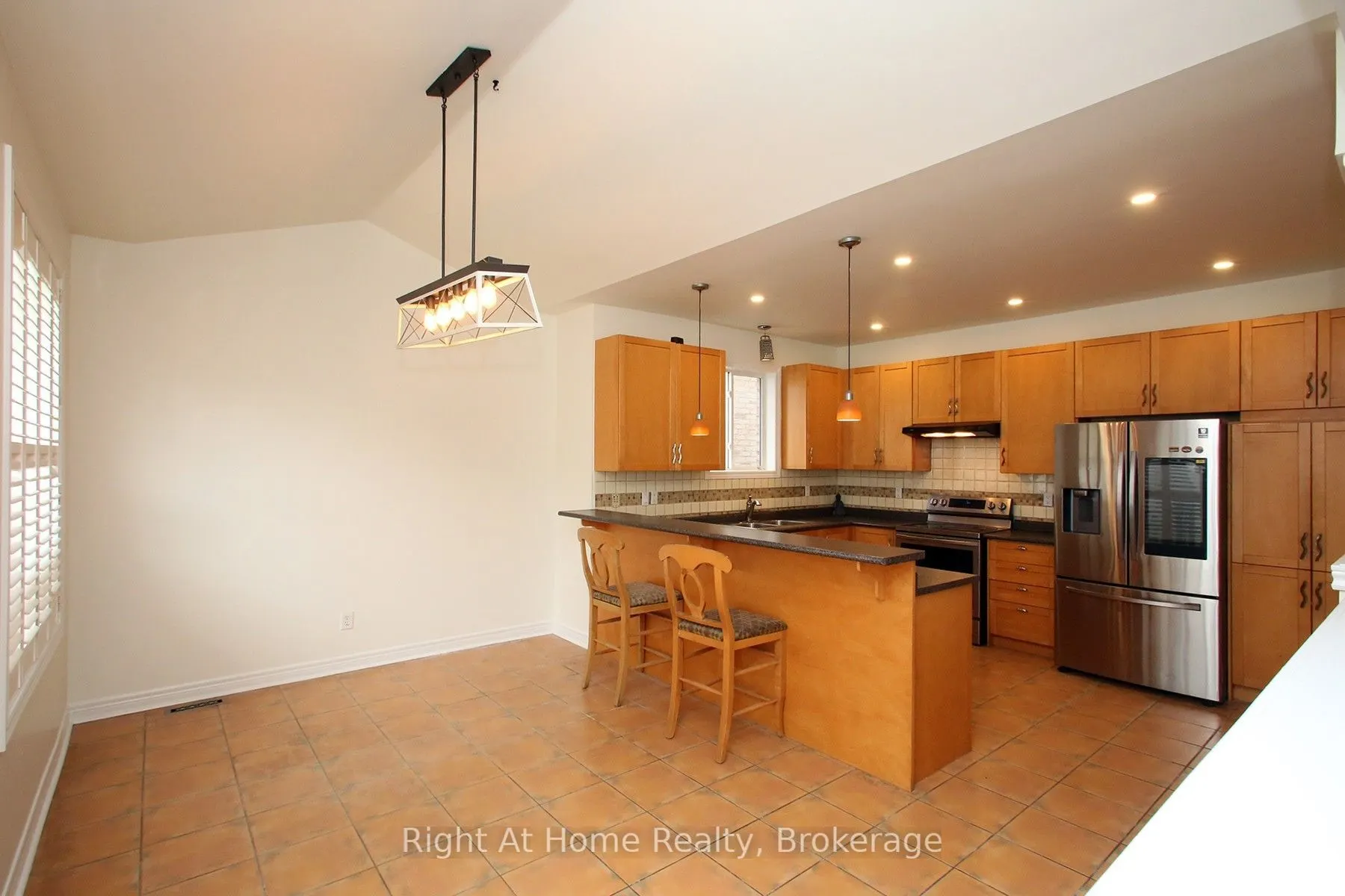 181 Fairlane Crescent #Upper