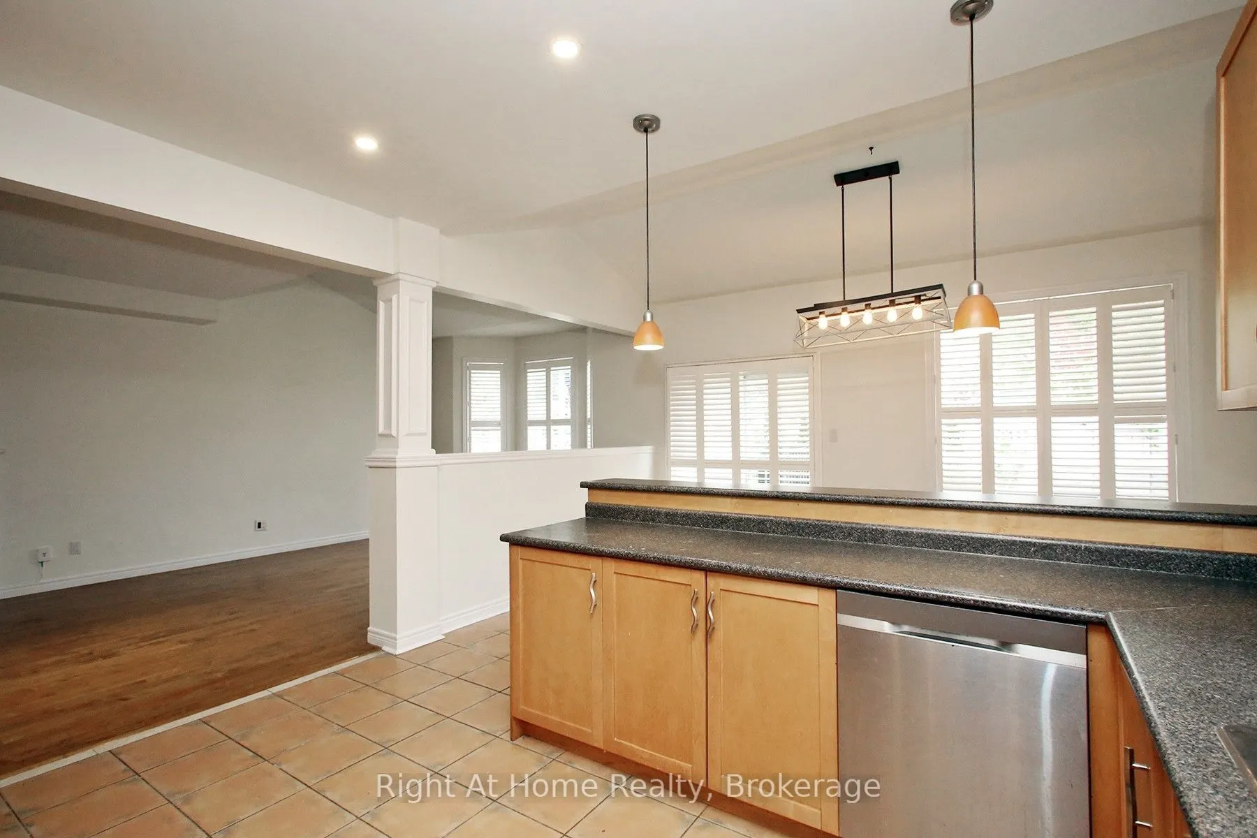 181 Fairlane Crescent #Upper