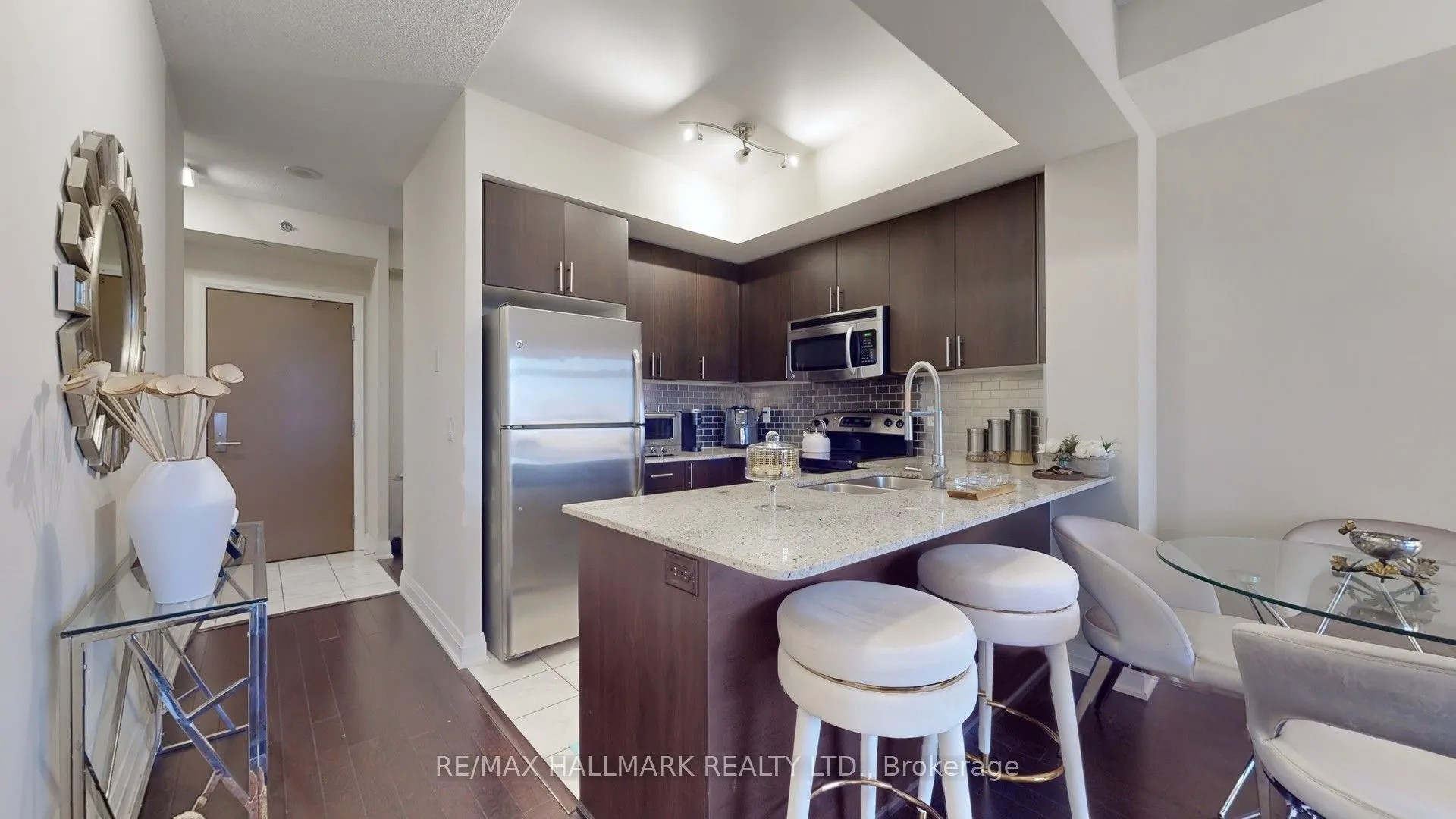 520 Steeles Avenue W #609