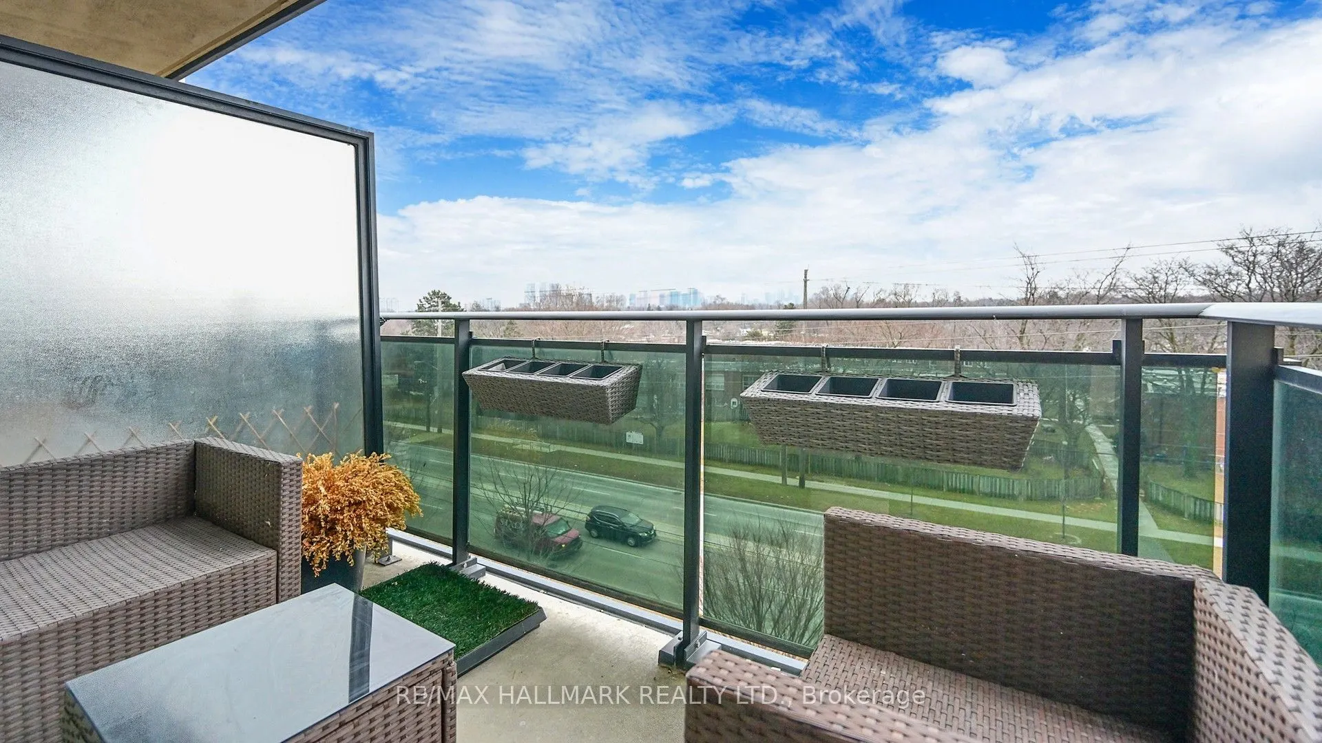 520 Steeles Avenue W #609