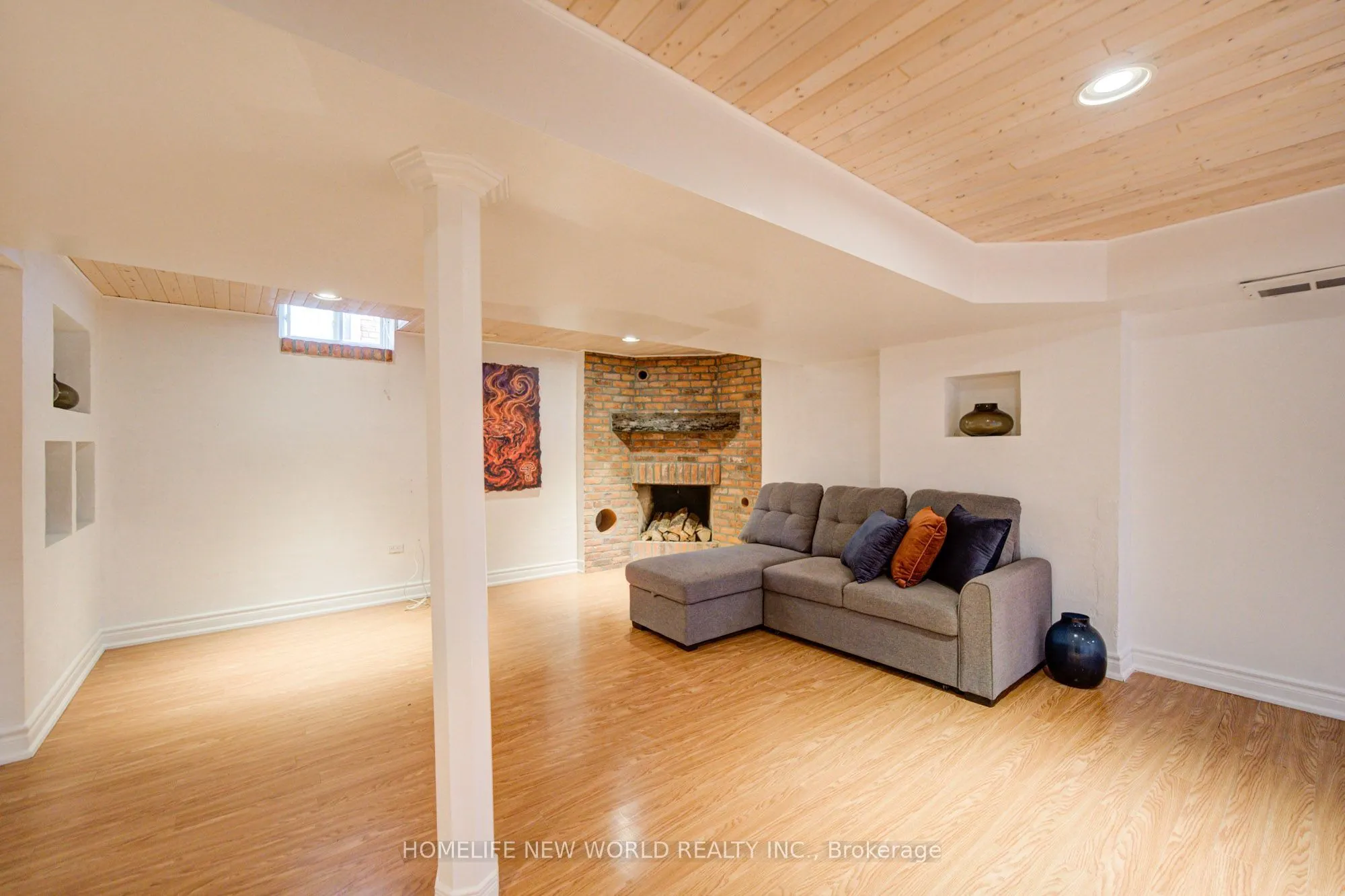 12 Bellside Drive