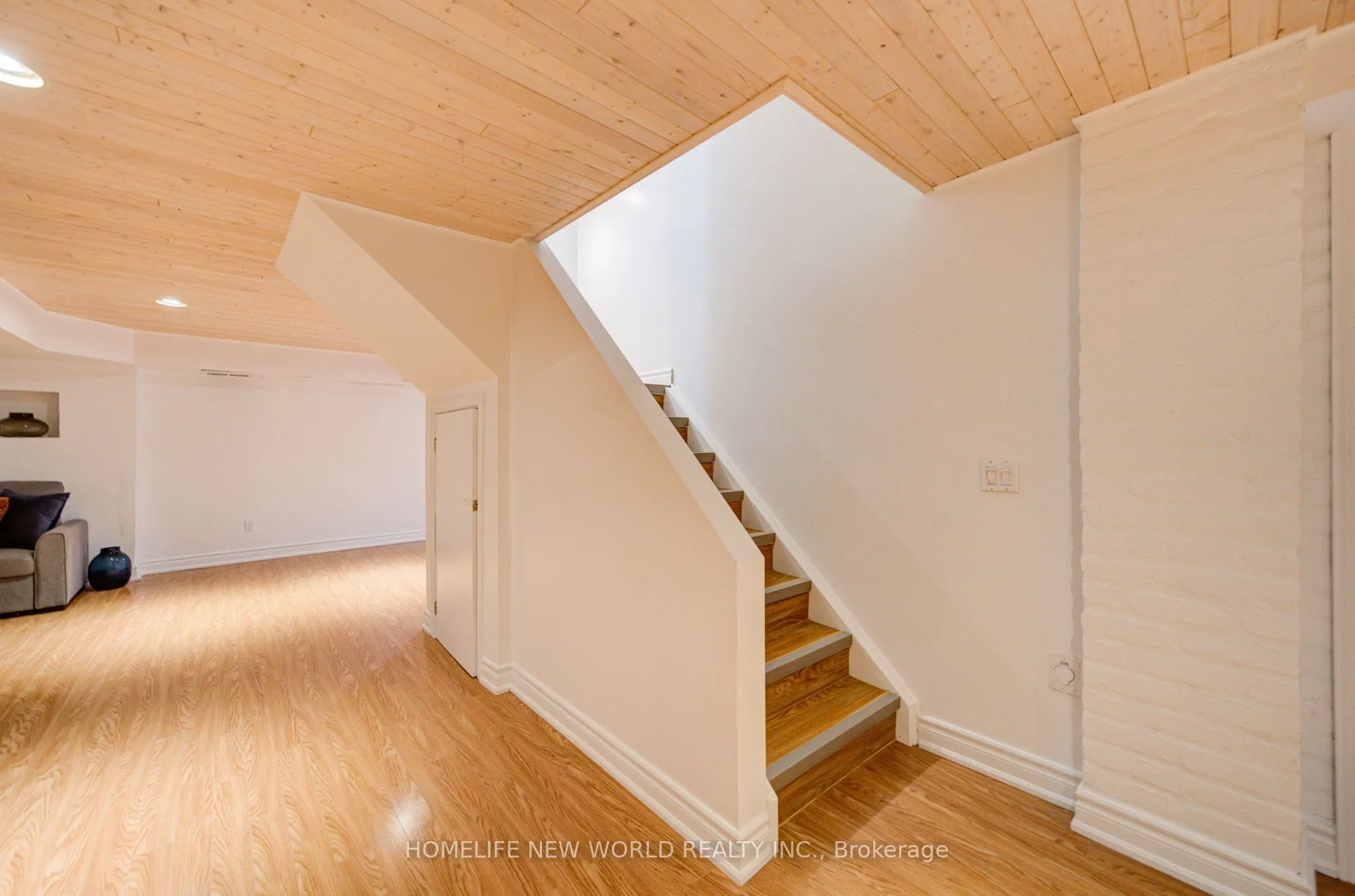12 Bellside Drive
