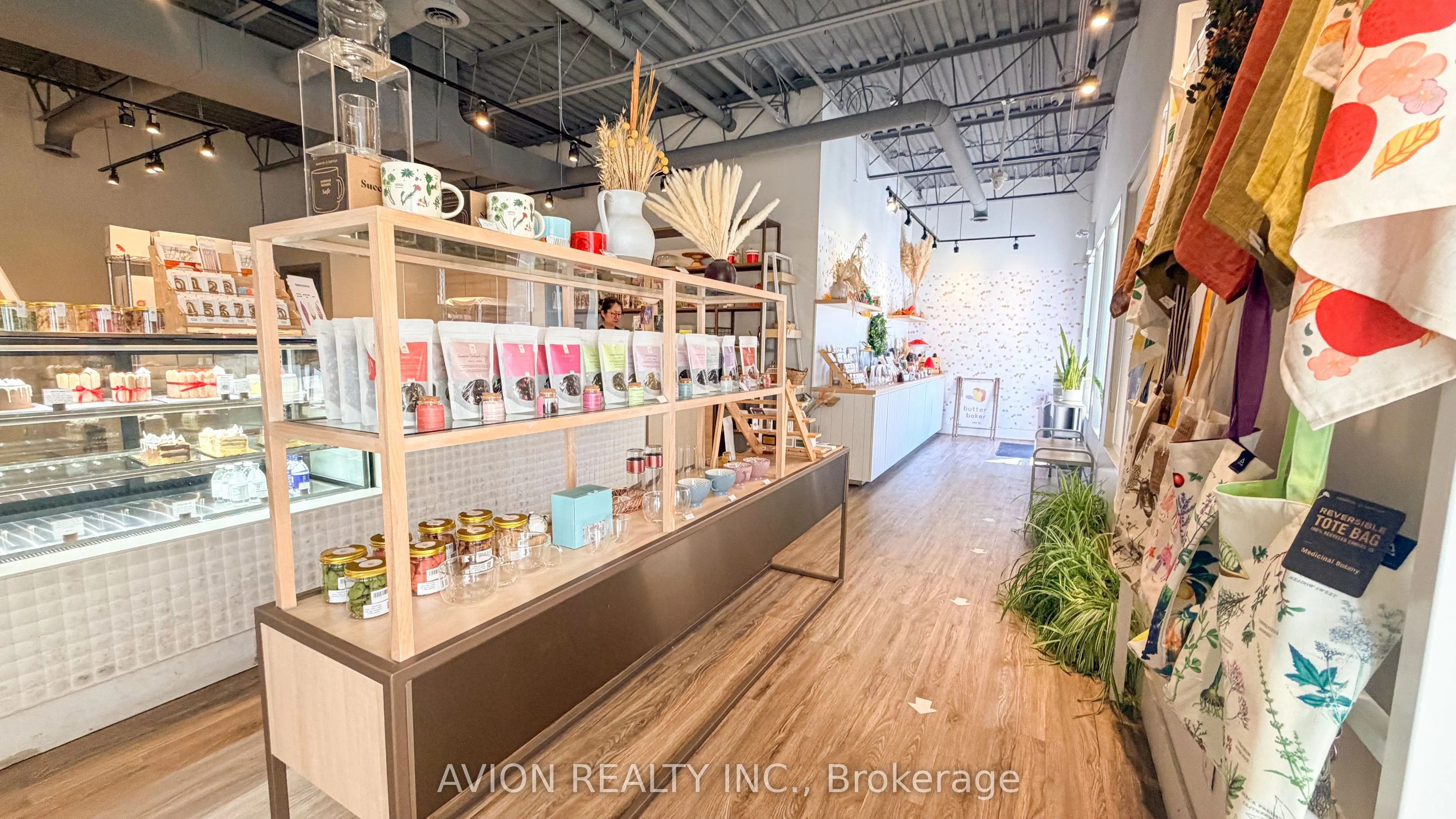 140 AMBER Street #10