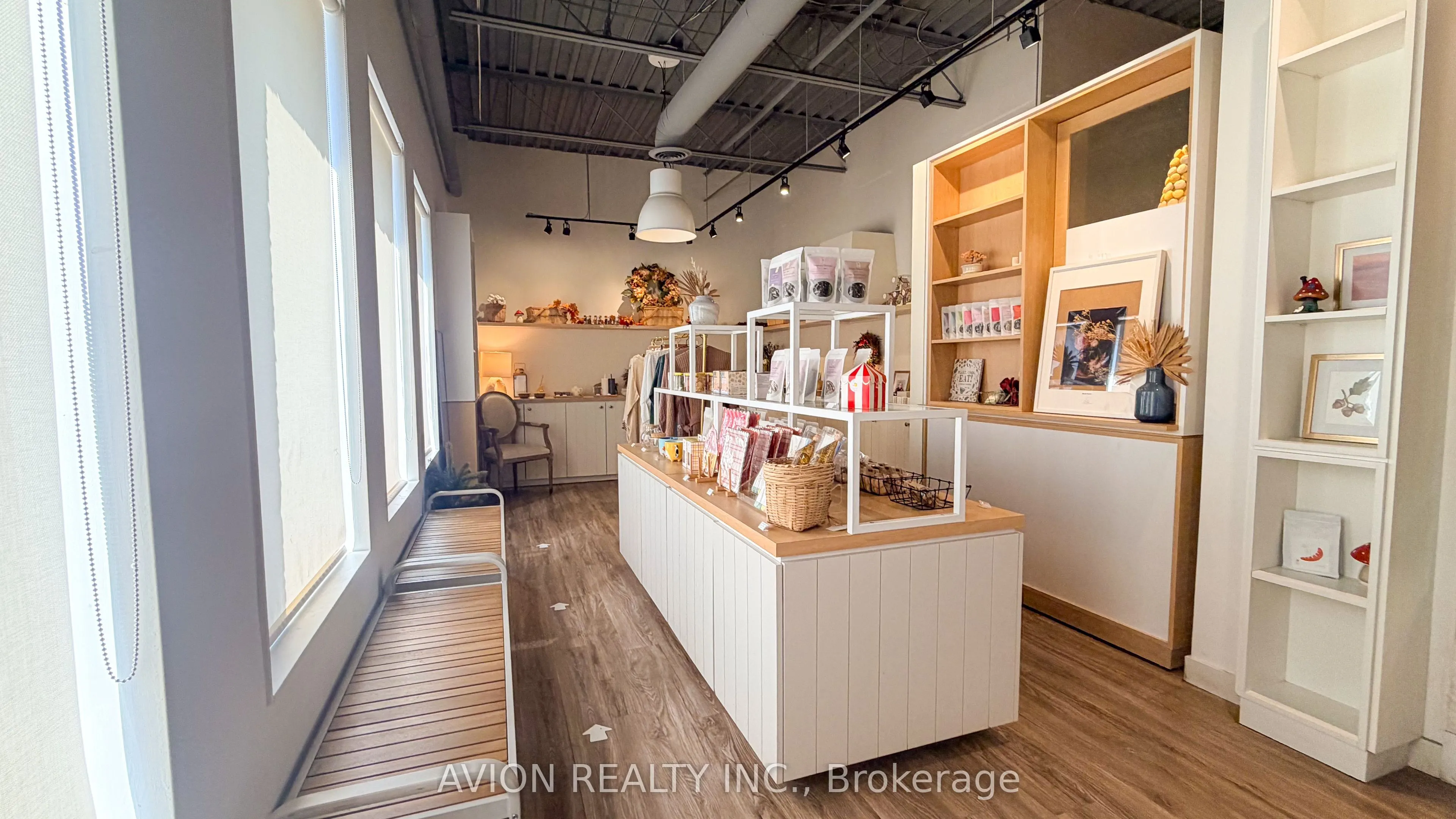 140 AMBER Street #10