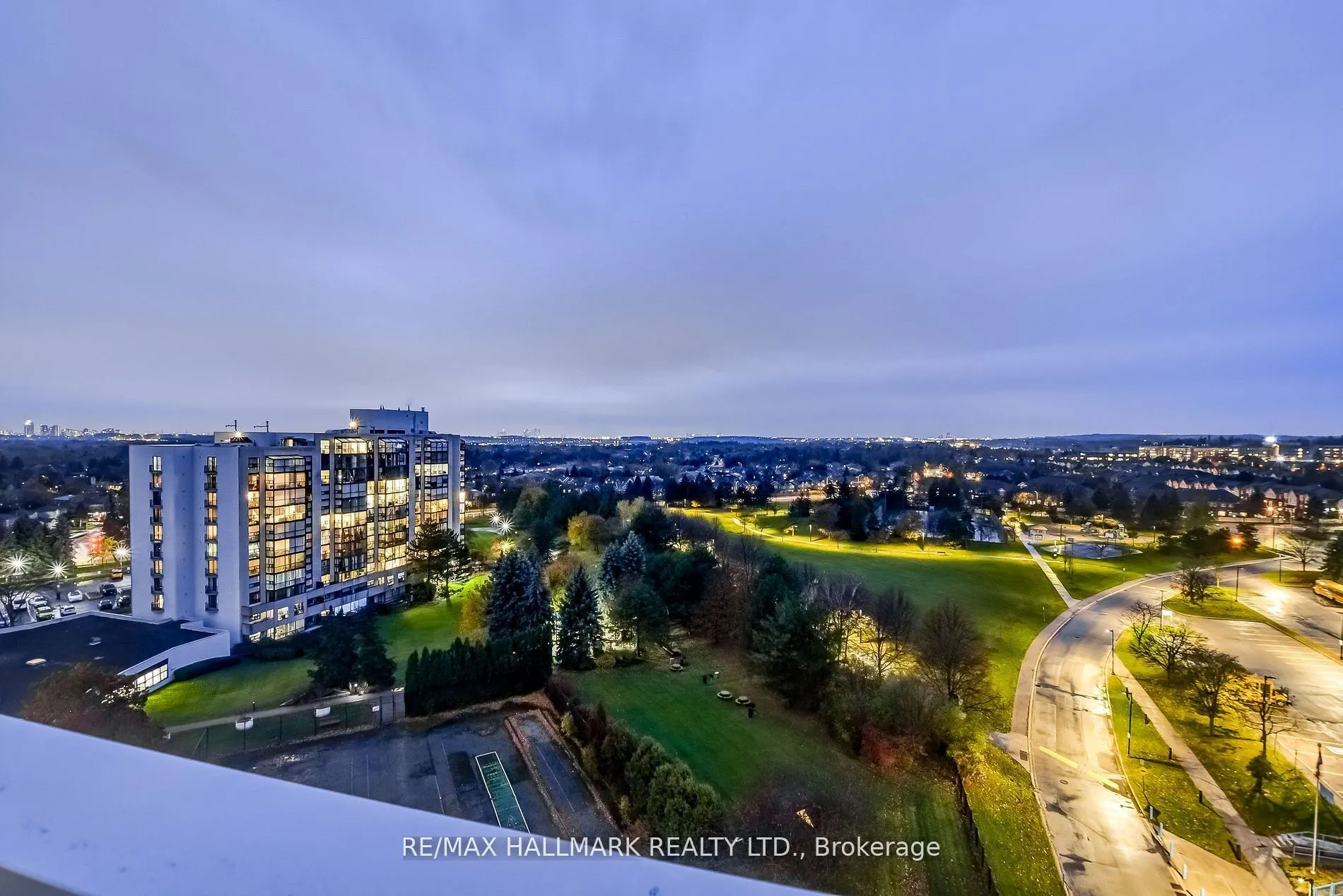 20 Harding Boulevard W #1211