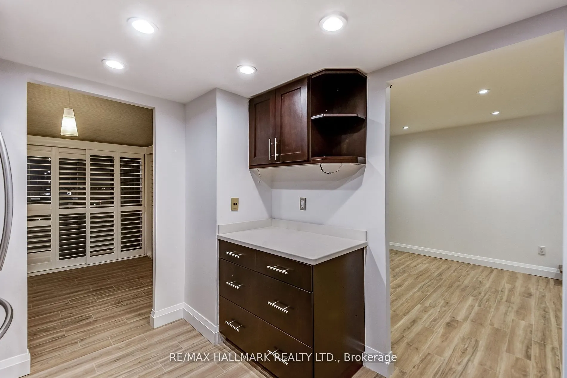 20 Harding Boulevard W #1211
