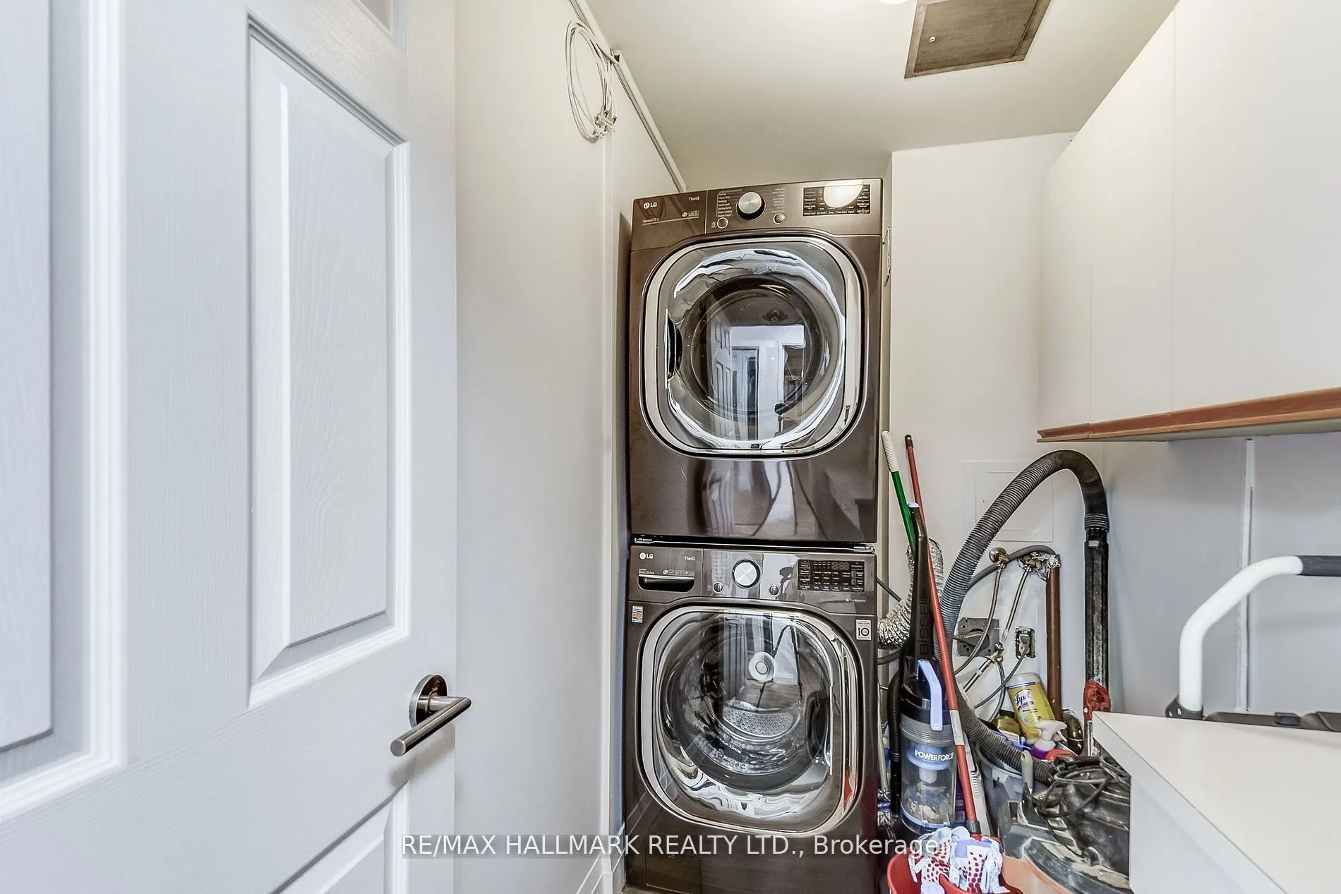 20 Harding Boulevard W #1211