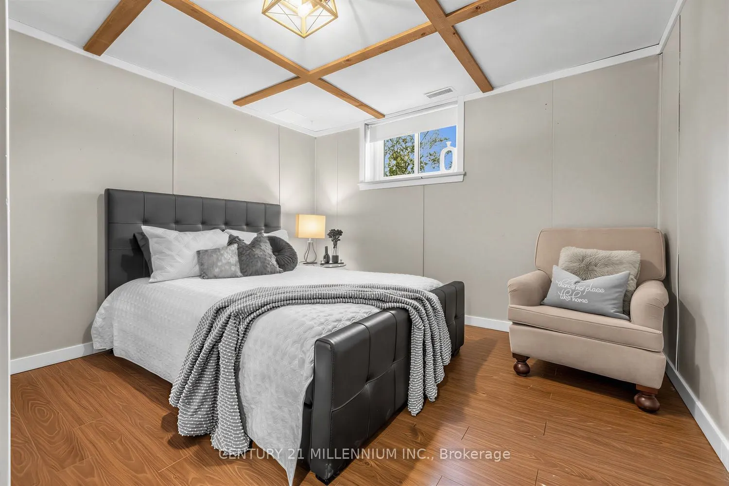 35 Cloverhill Crescent