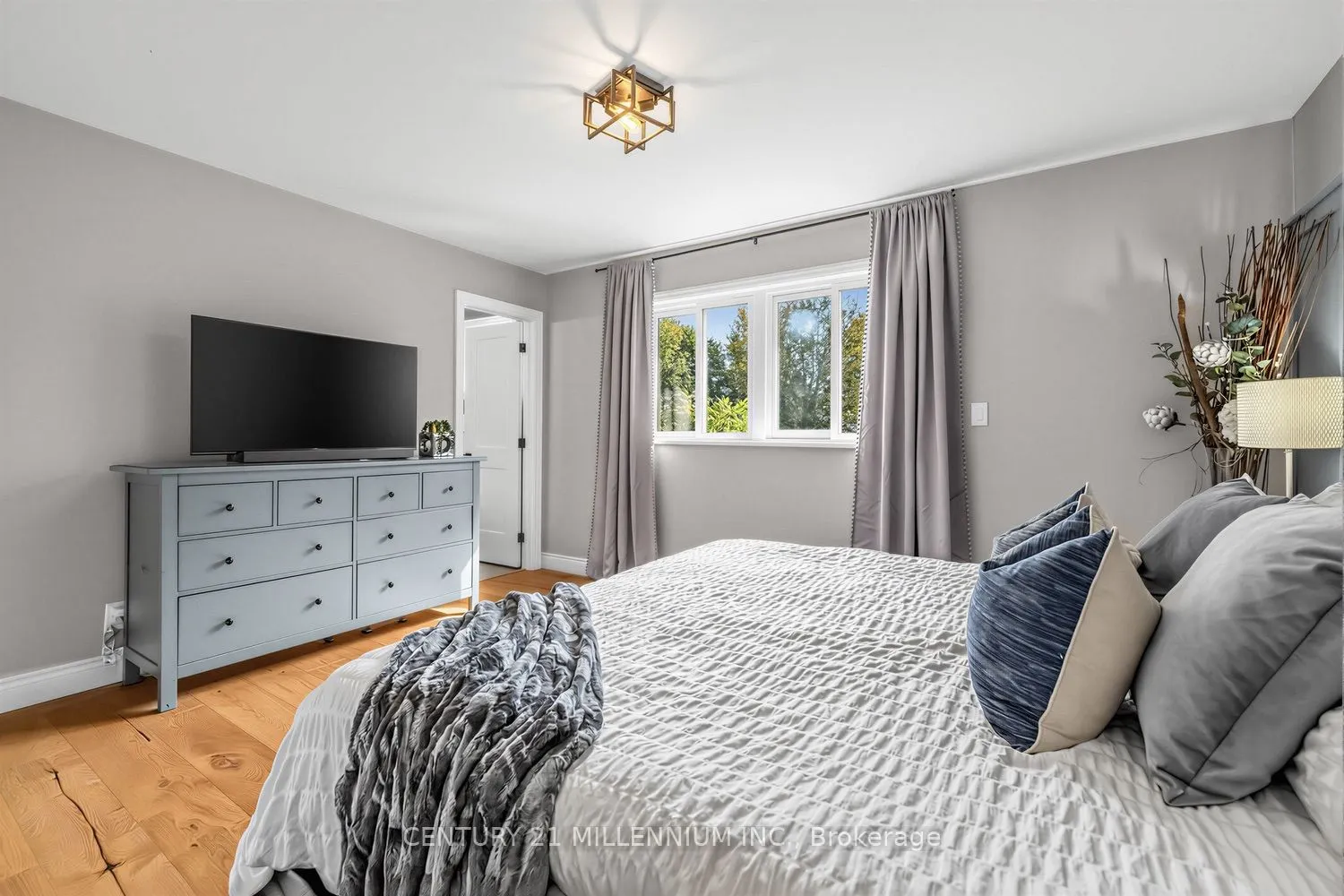 35 Cloverhill Crescent