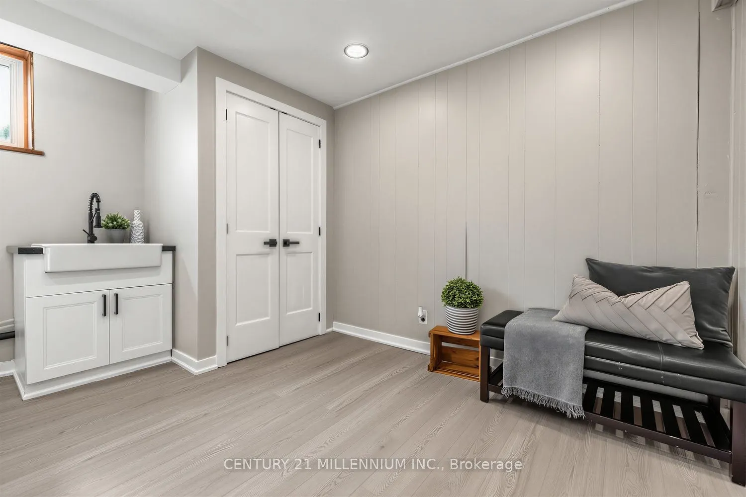 35 Cloverhill Crescent