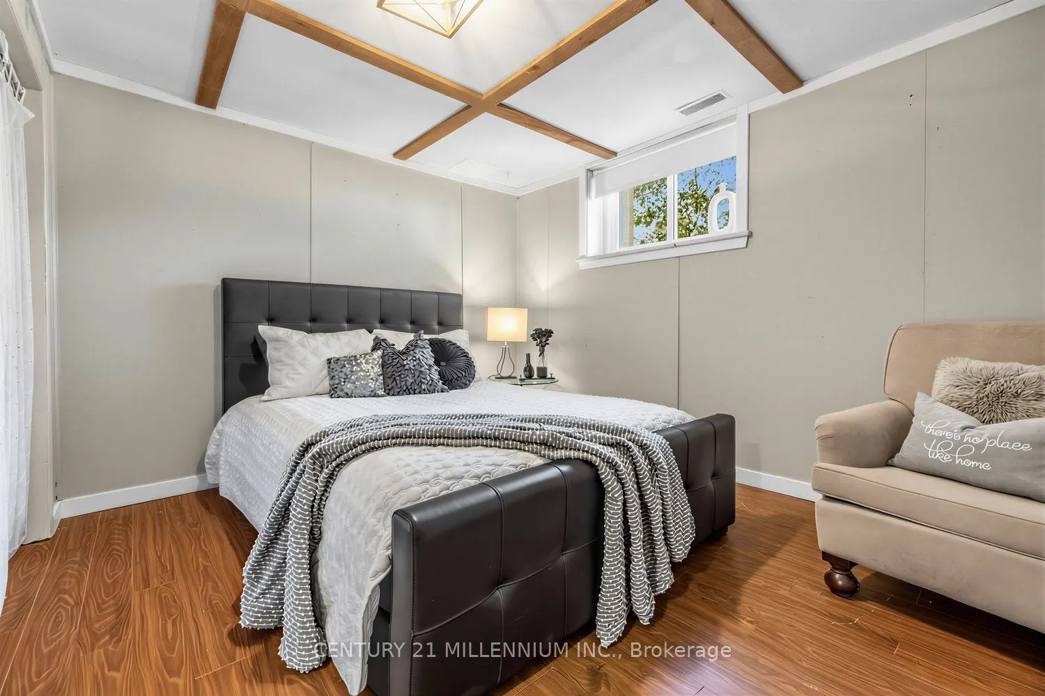 35 Cloverhill Crescent
