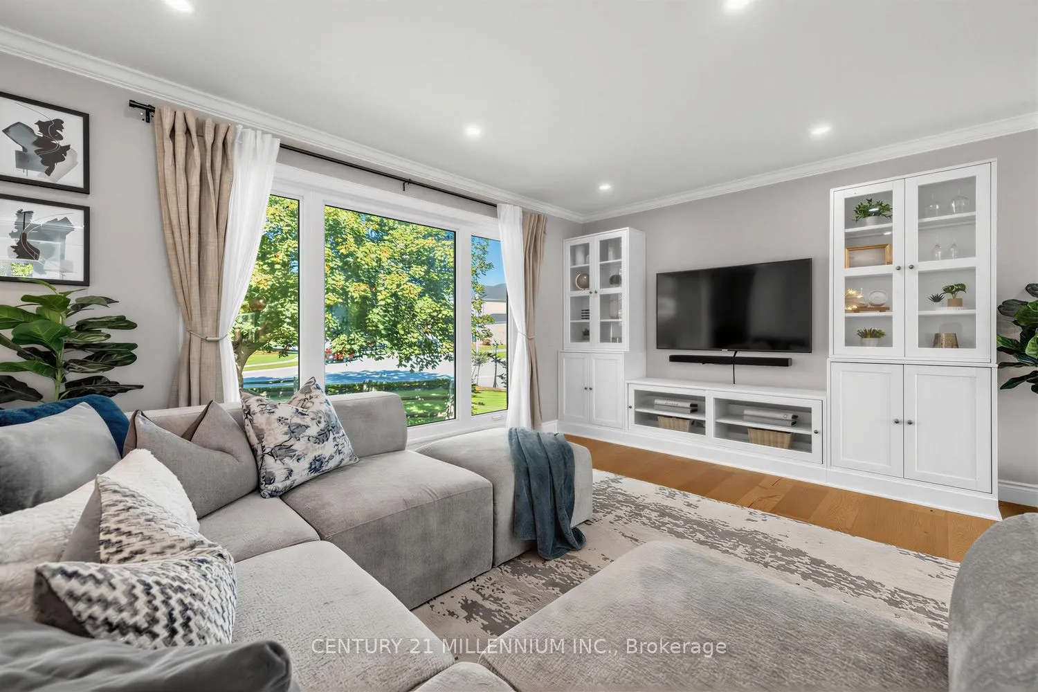 35 Cloverhill Crescent