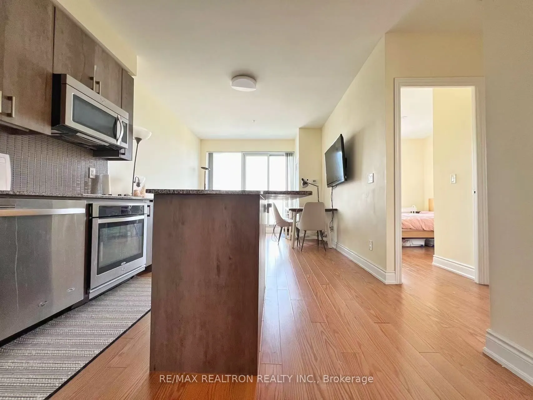 9088 Yonge Street #1611
