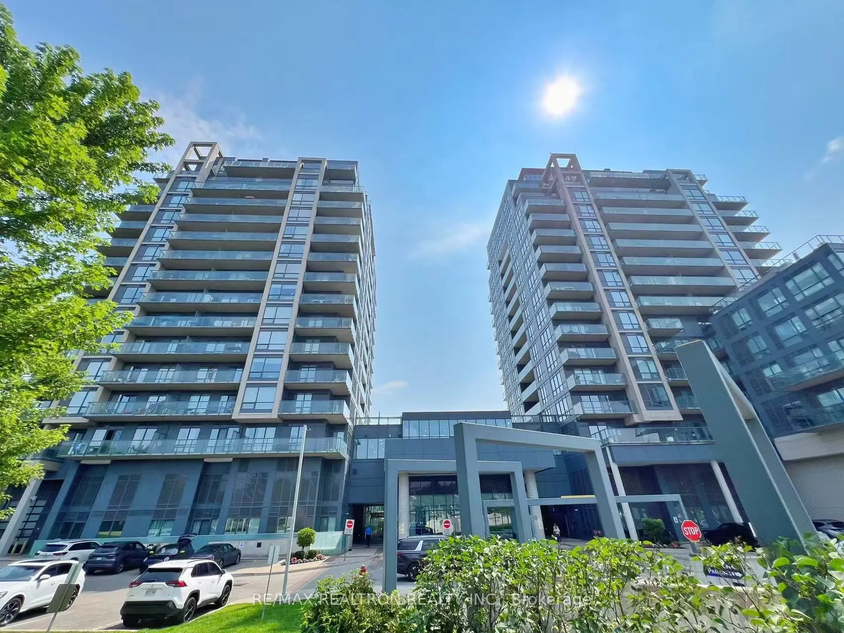 9088 Yonge Street #1611