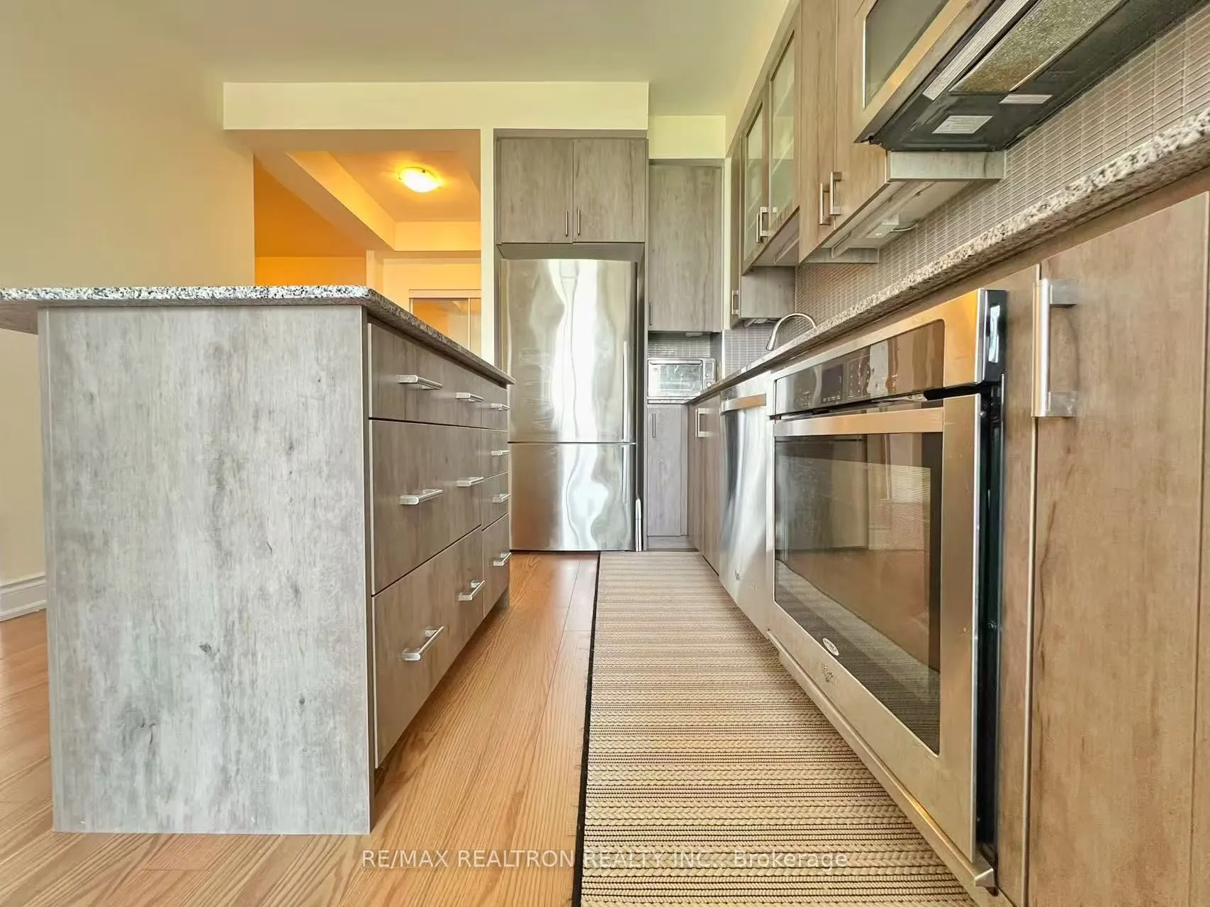 9088 Yonge Street #1611