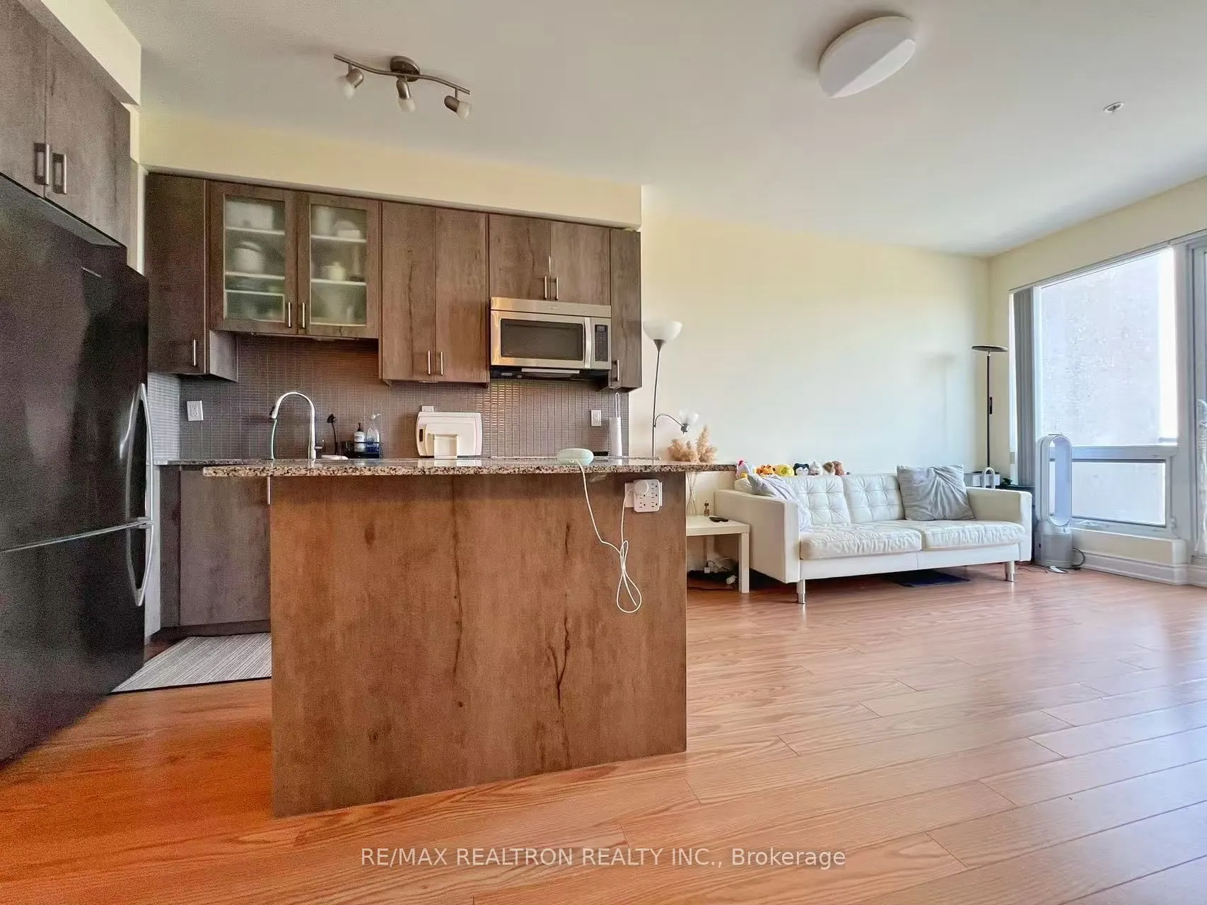 9088 Yonge Street #1611