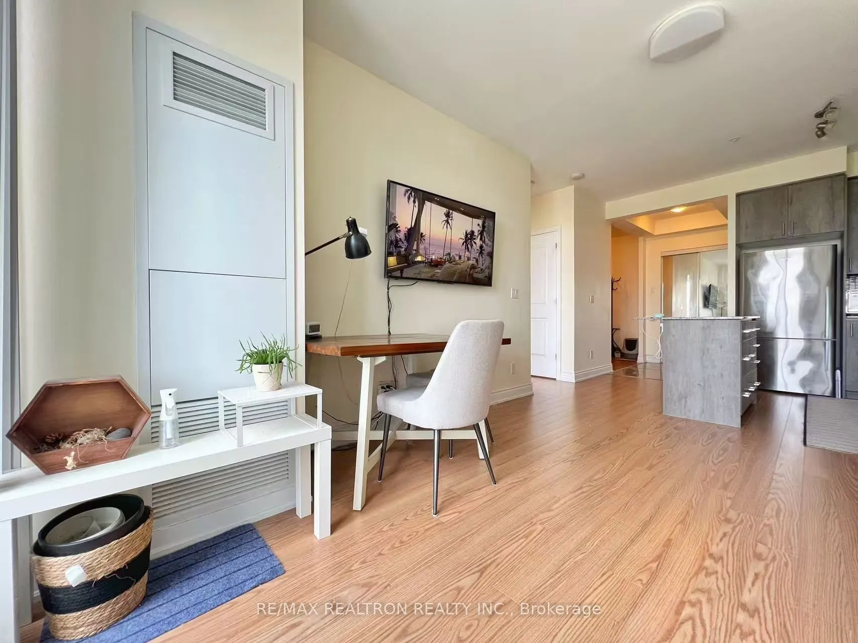 9088 Yonge Street #1611