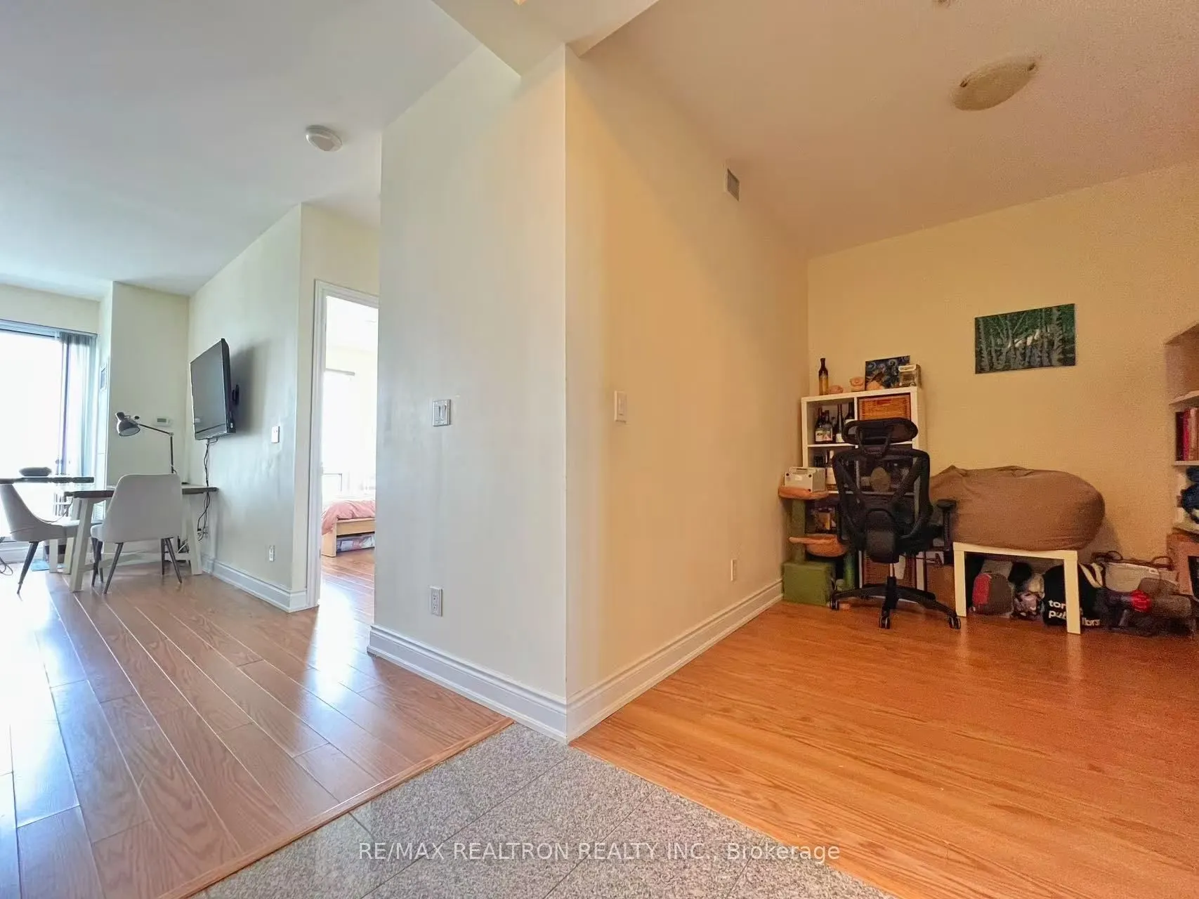 9088 Yonge Street #1611