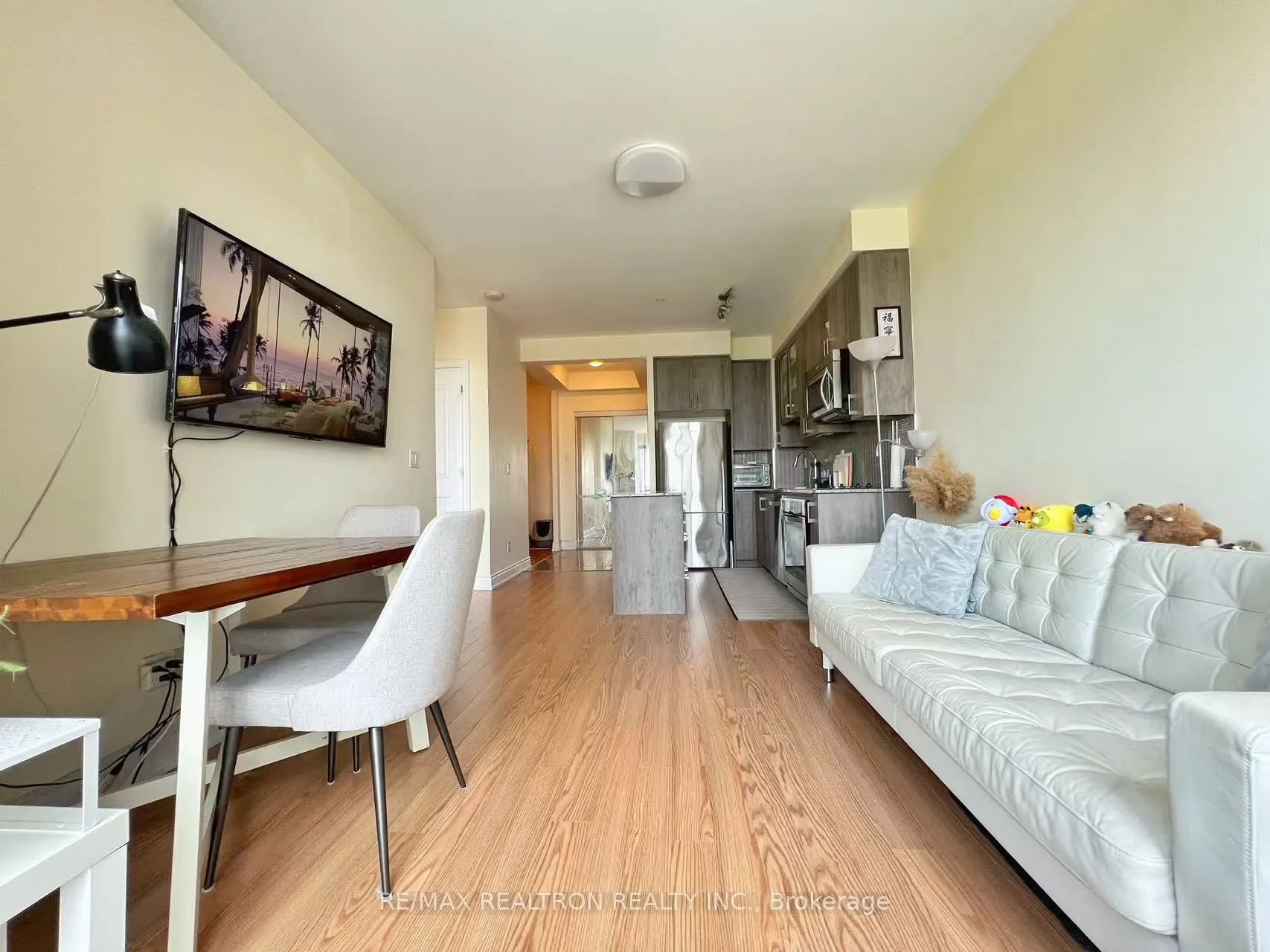 9088 Yonge Street #1611